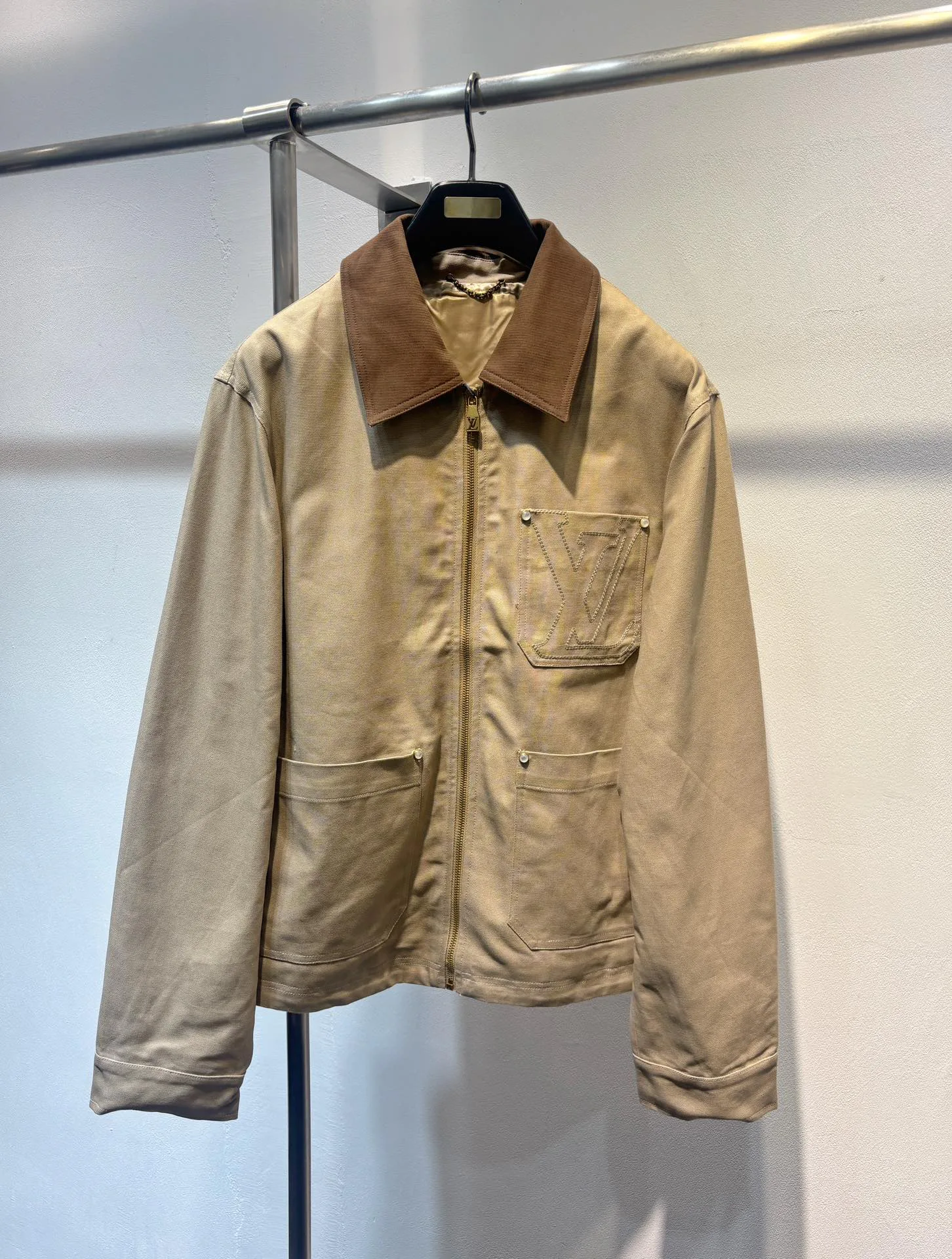 Women's Jackets And Down Jackets LOUIS VUITTON 18042951