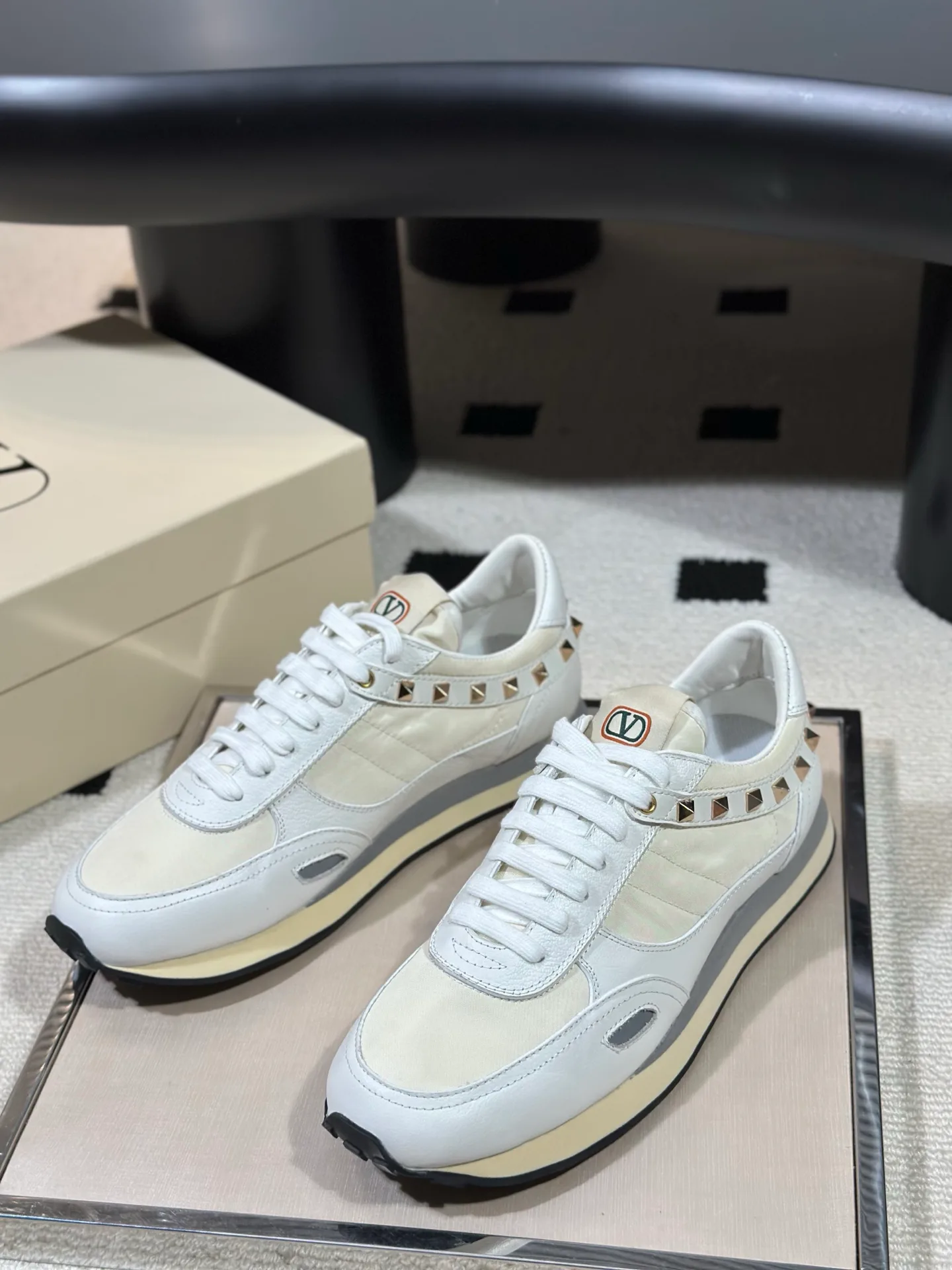 Men's Sneakers VALENTINO 17978704