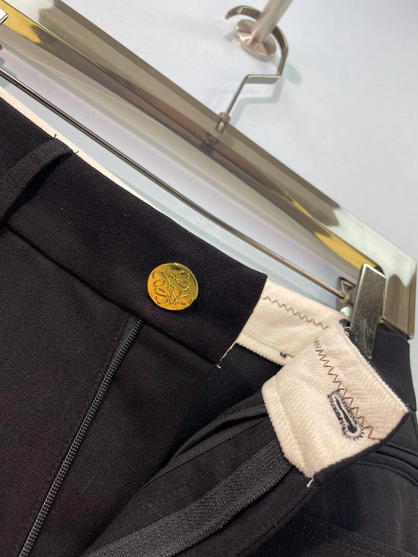 Women's Trousers LOEWE 18151745