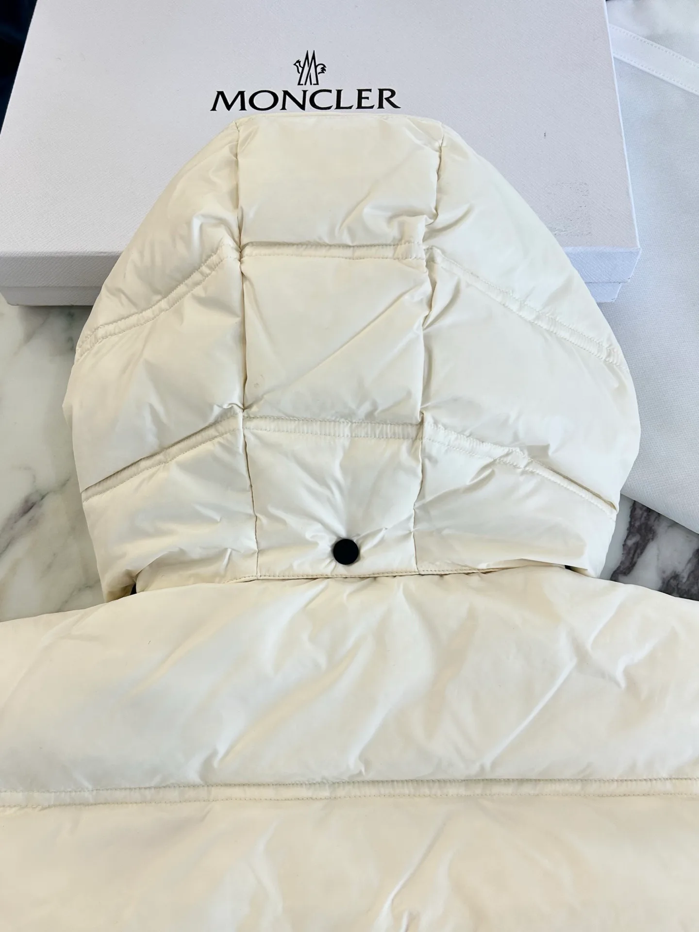 Women's Vests MONCLER 17904509