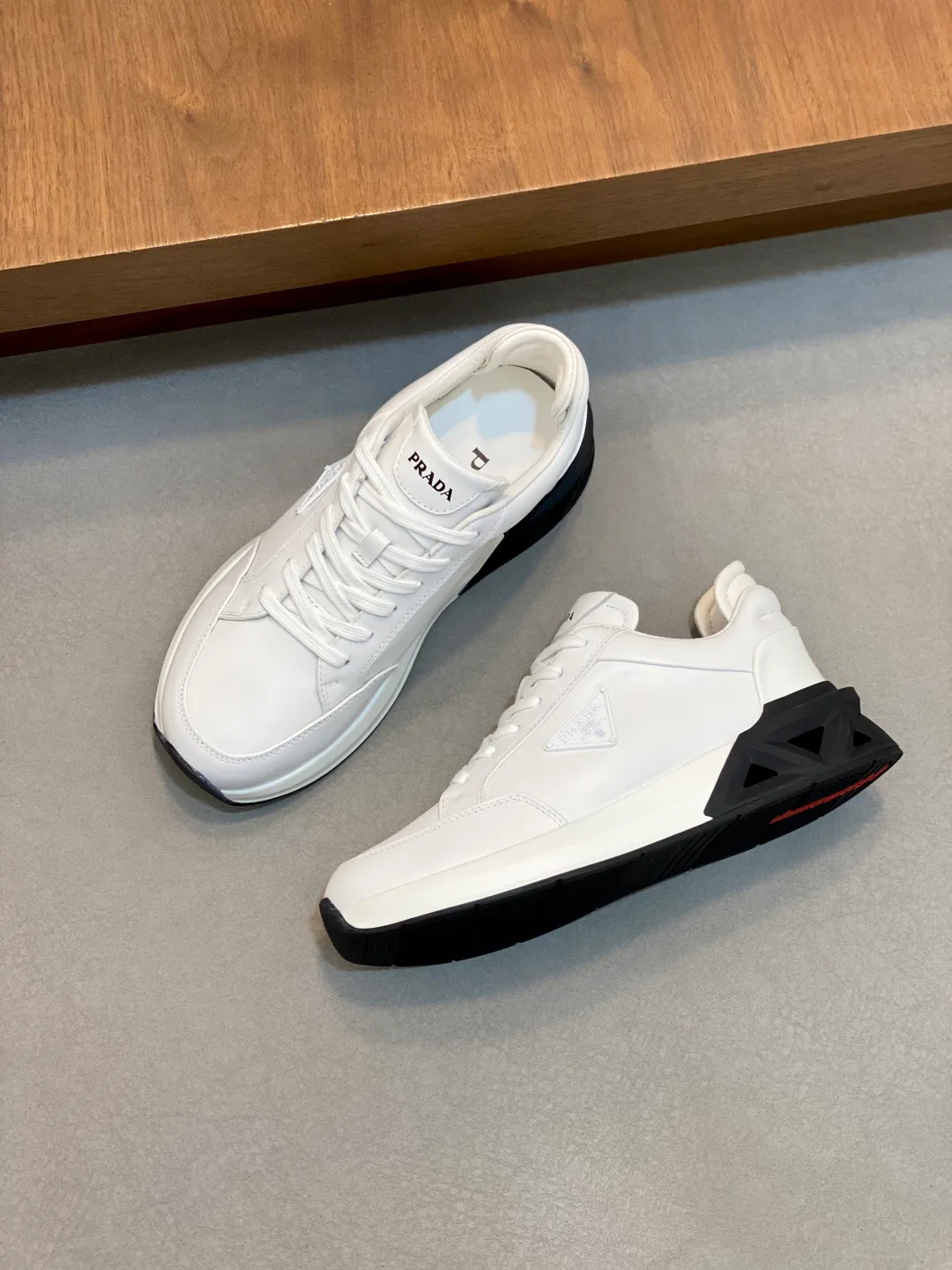 Men's Sneakers PRADA 18116638