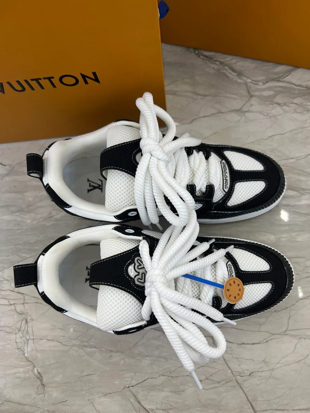 Кроссовки Мужские Louis Vuitton 18655763