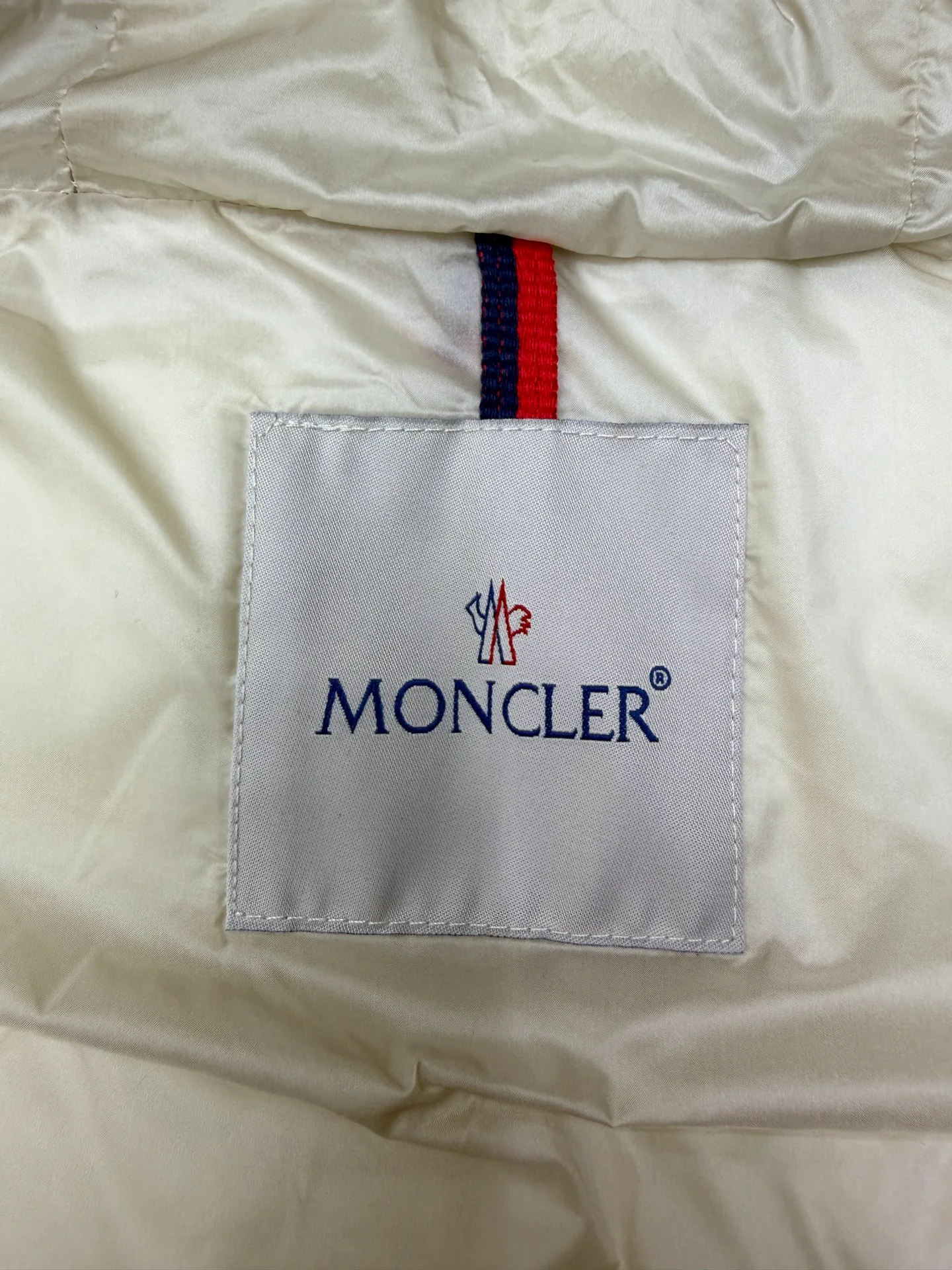 Women's Jackets And Down Jackets MONCLER 17830624