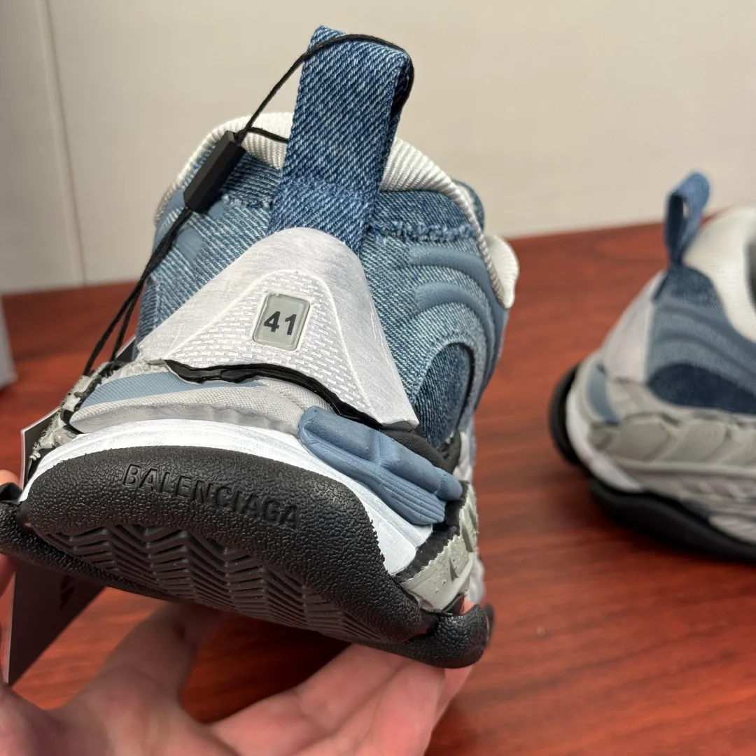 Women's Sneakers BALENCIAGA 18230795