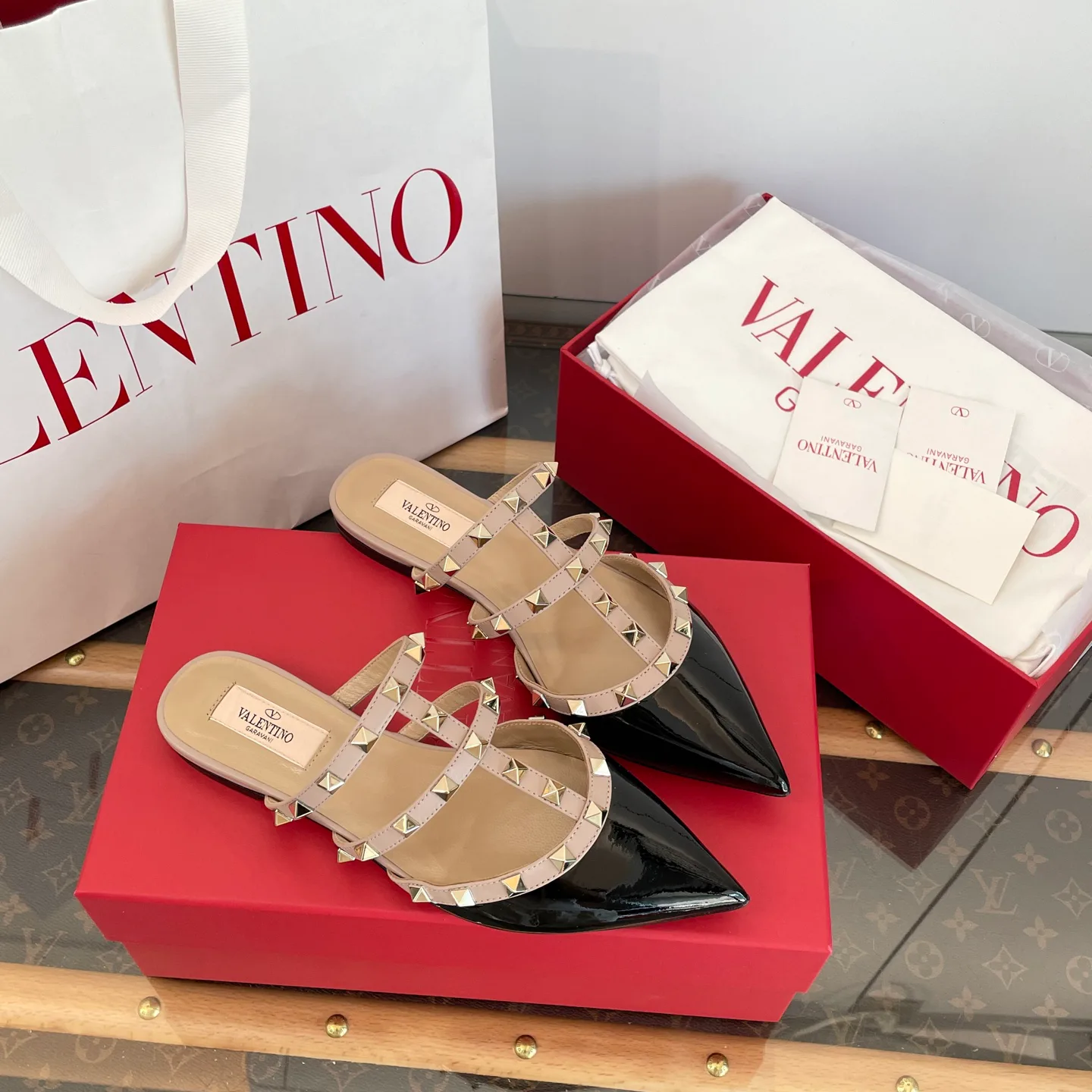 Women's Mules And Clogs VALENTINO 18133373