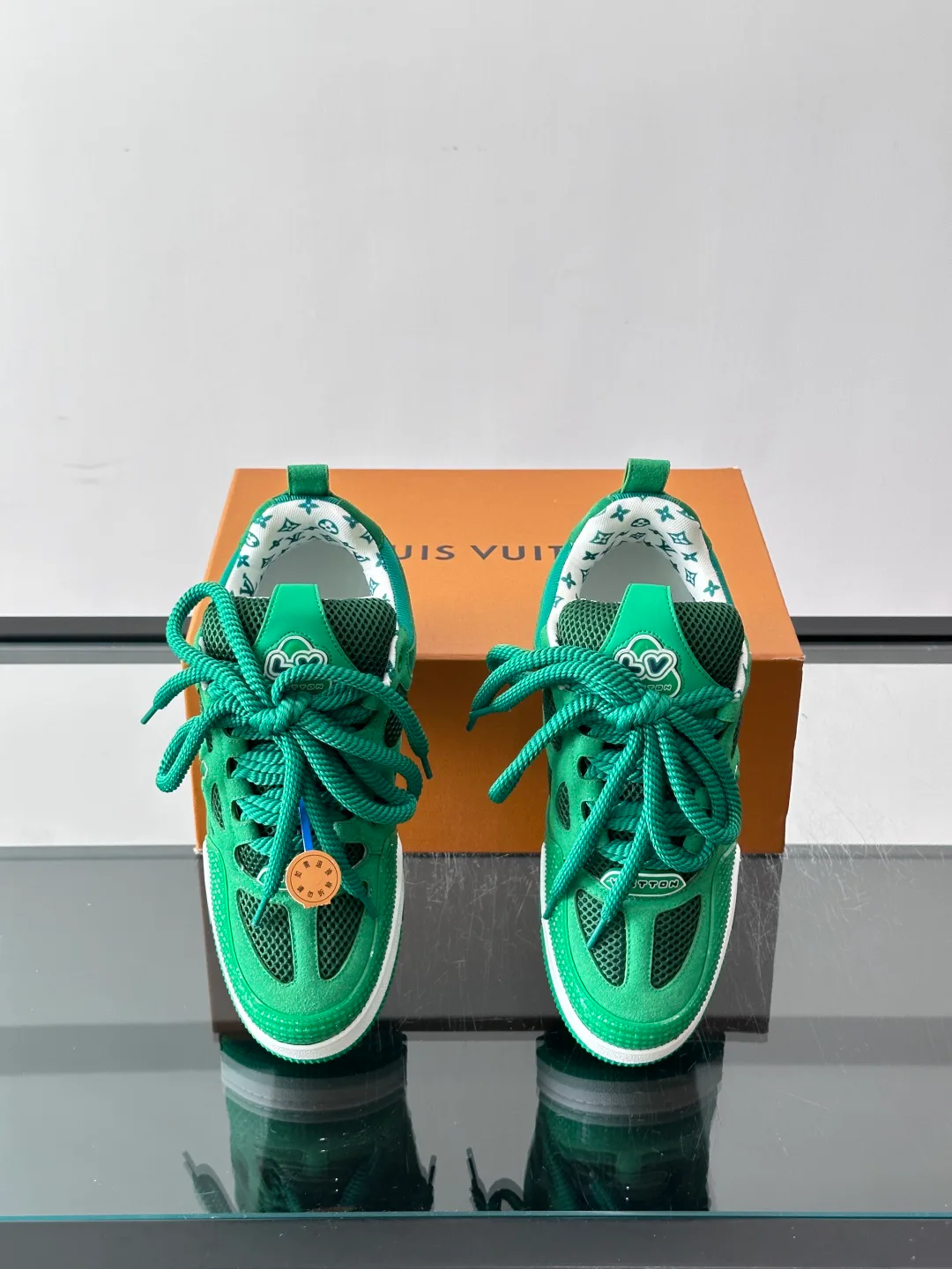 Women's Sneakers LOUIS VUITTON 17588546