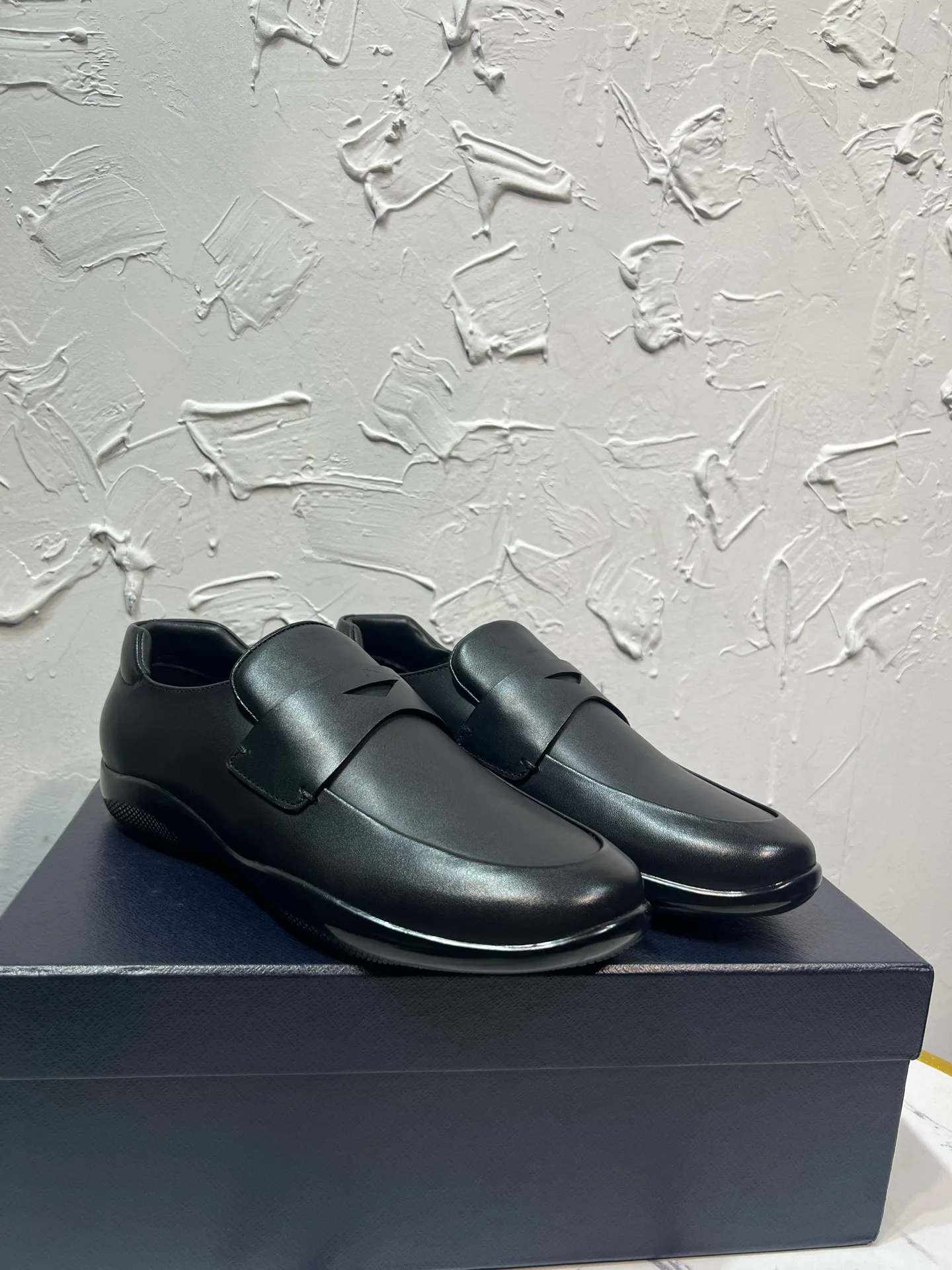 Men's Loafers And Dress Shoes PRADA 17962231