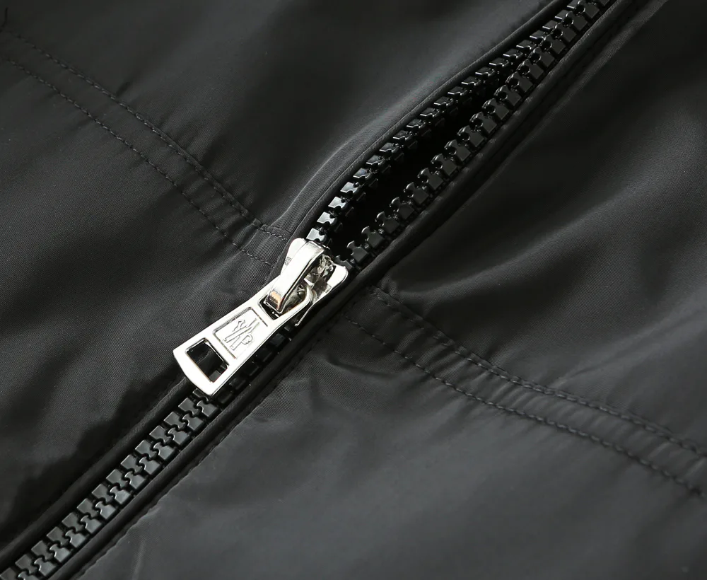 Men's Jackets And Down Jackets MONCLER 18157262