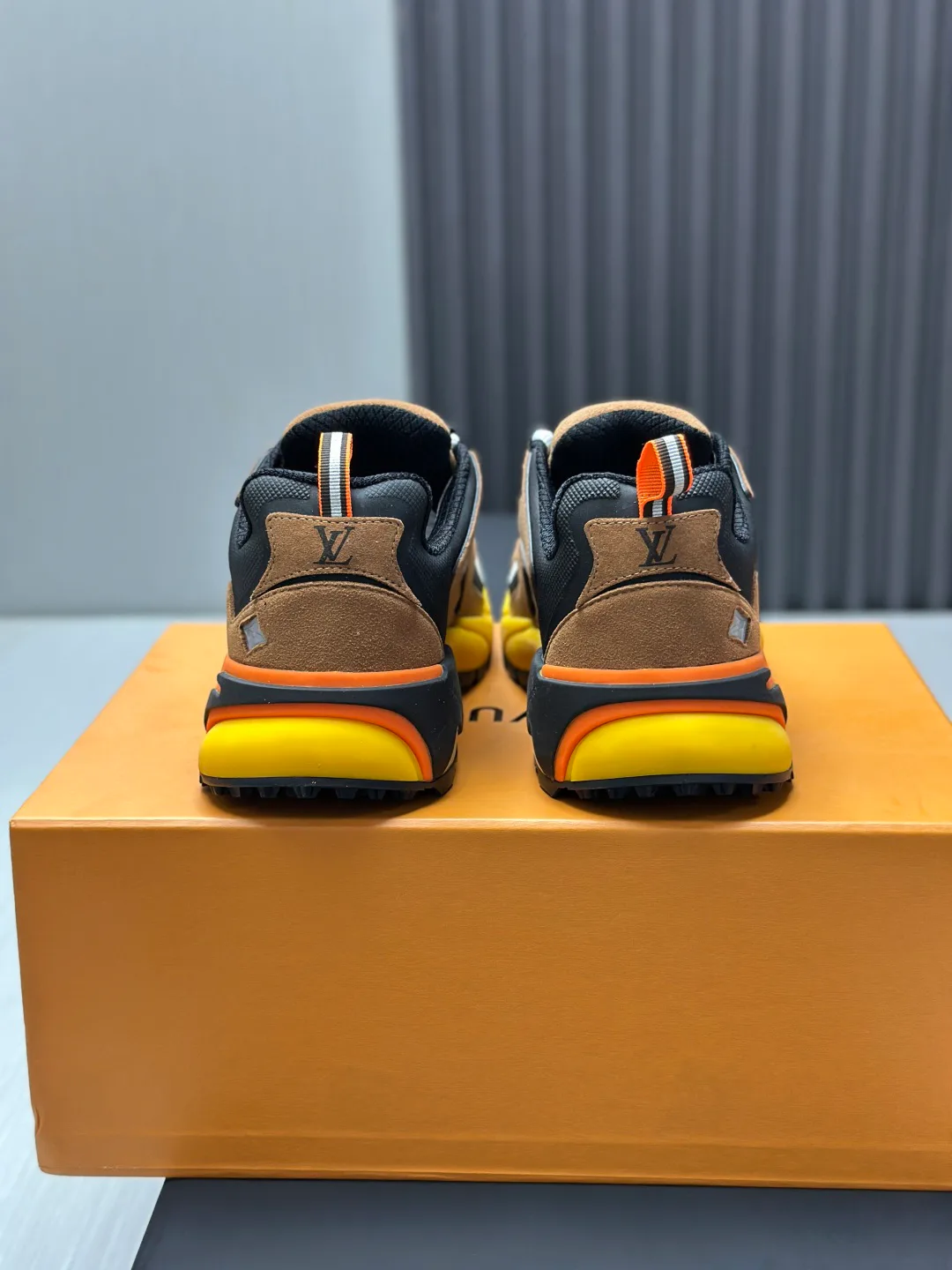 Women's Sneakers LOUIS VUITTON 18211980