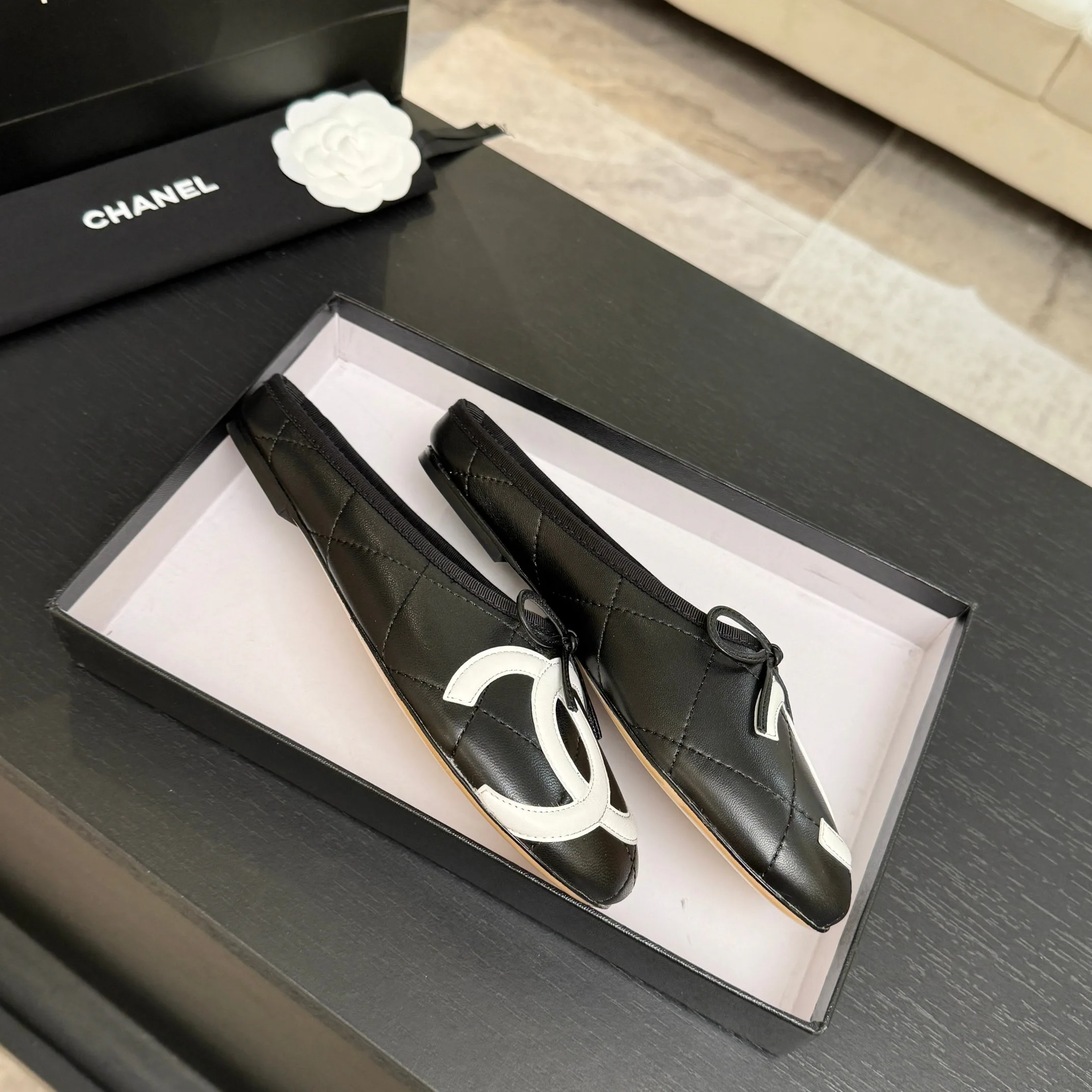 Women's Ballet Flats CHANEL 18063107