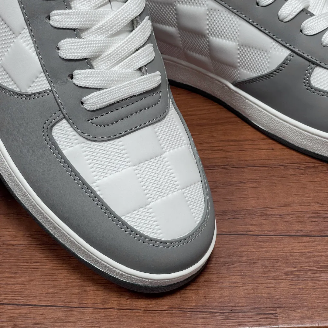 Men's Sneakers LOUIS VUITTON 18197825