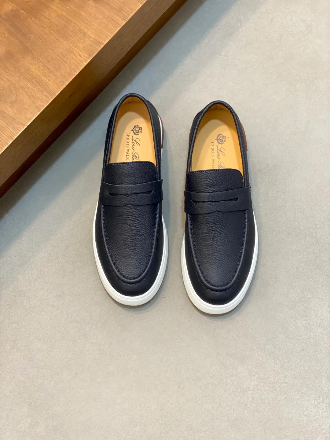 Men's Loafers And Dress Shoes LORO PIANA 18079011