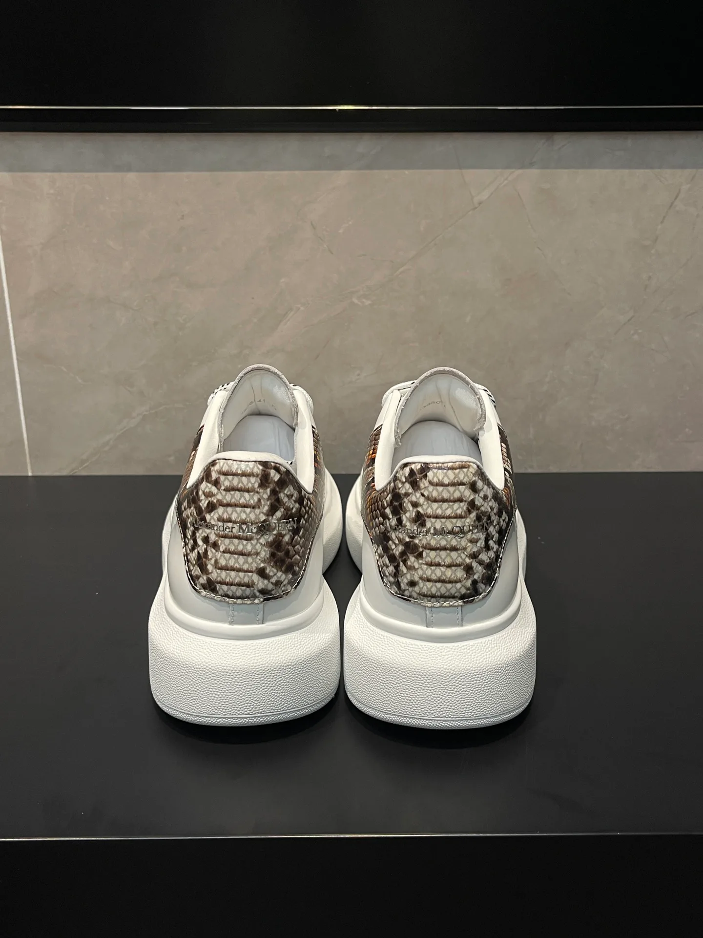 Women's Sneakers ALEXANDER MCQUEEN 17827937