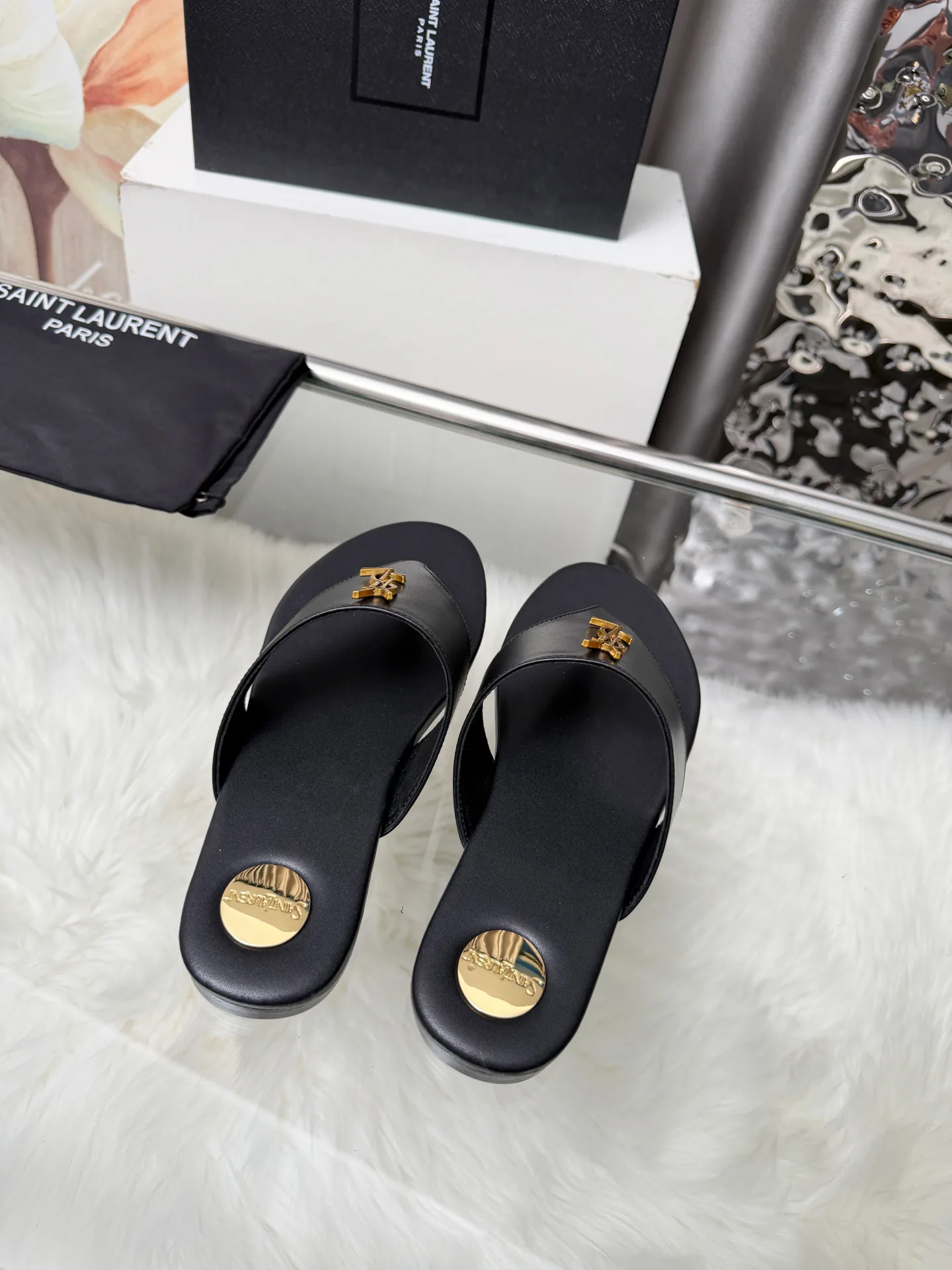 Women's Flip-Flops SAINT LAURENT 17467458