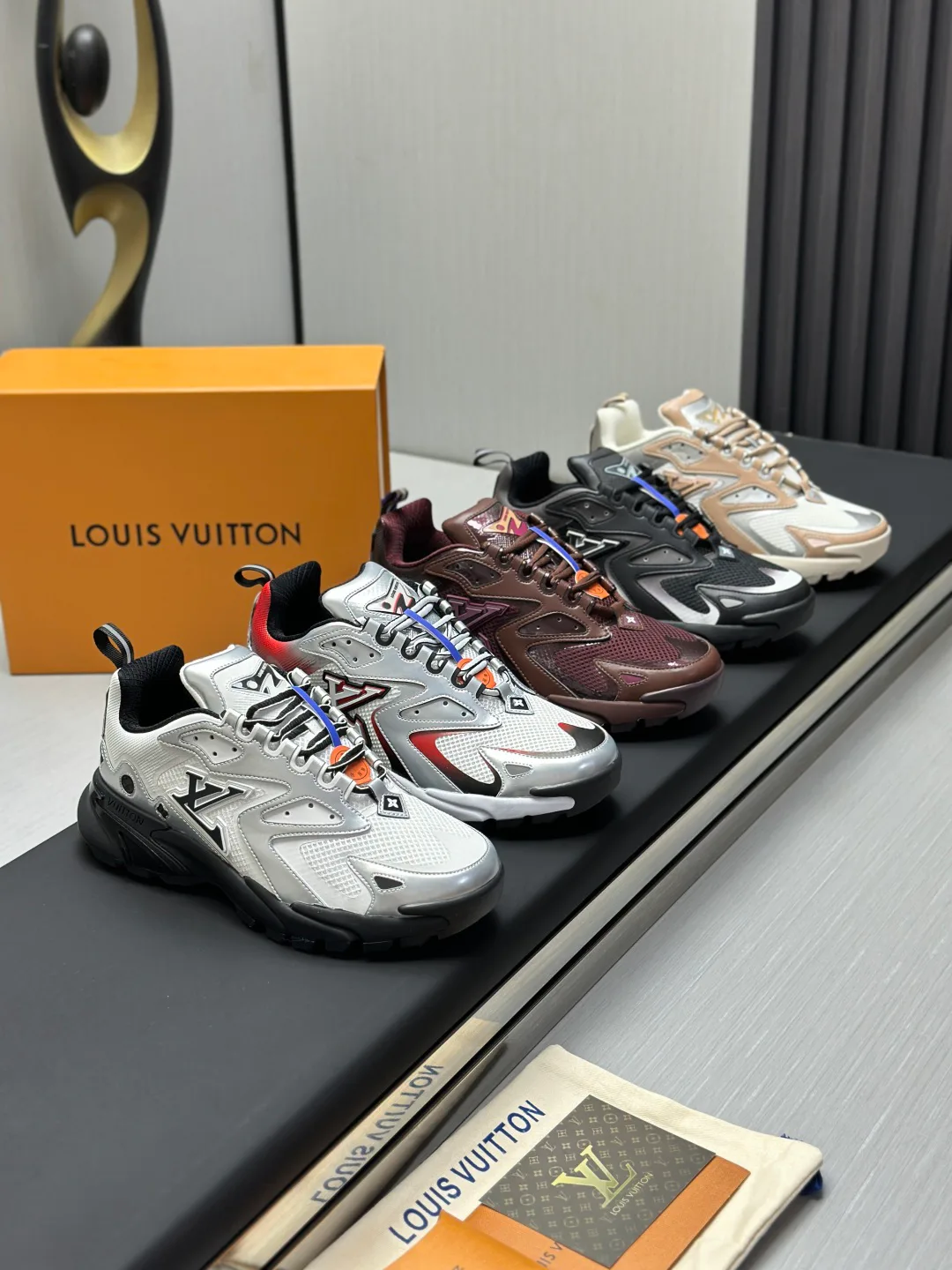Men's Sneakers LOUIS VUITTON 18211994