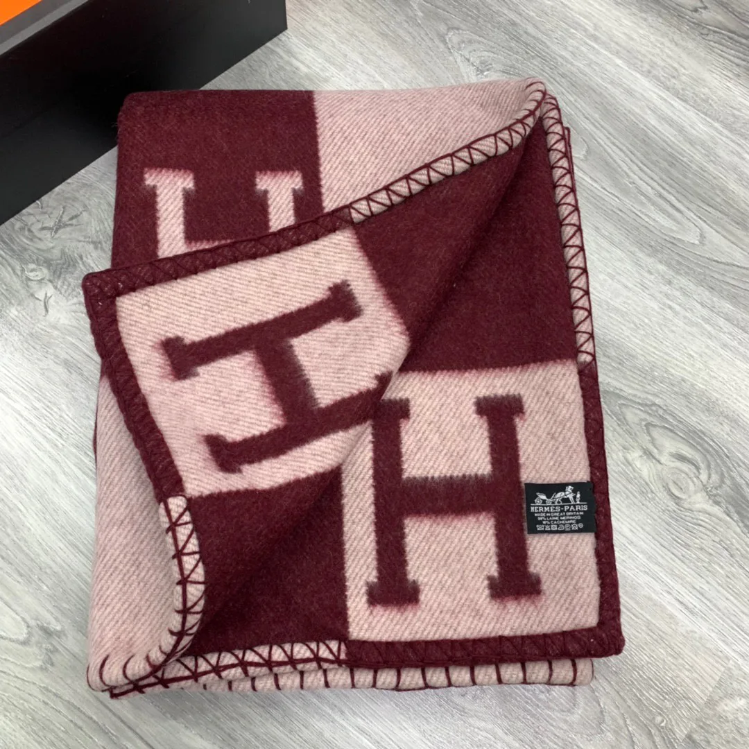 Textiles HERMES 18002670