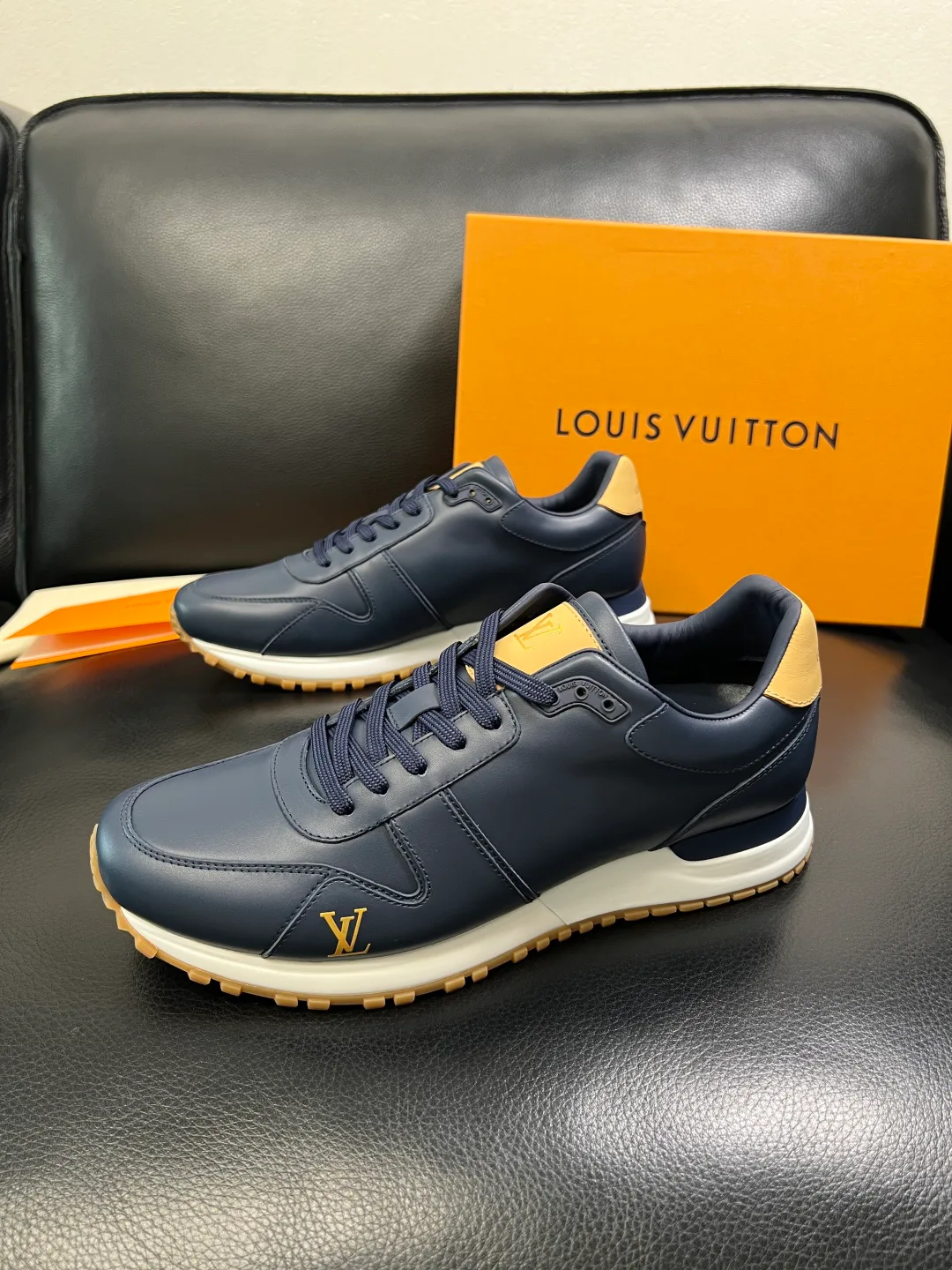 Men's Sneakers LOUIS VUITTON 17961830