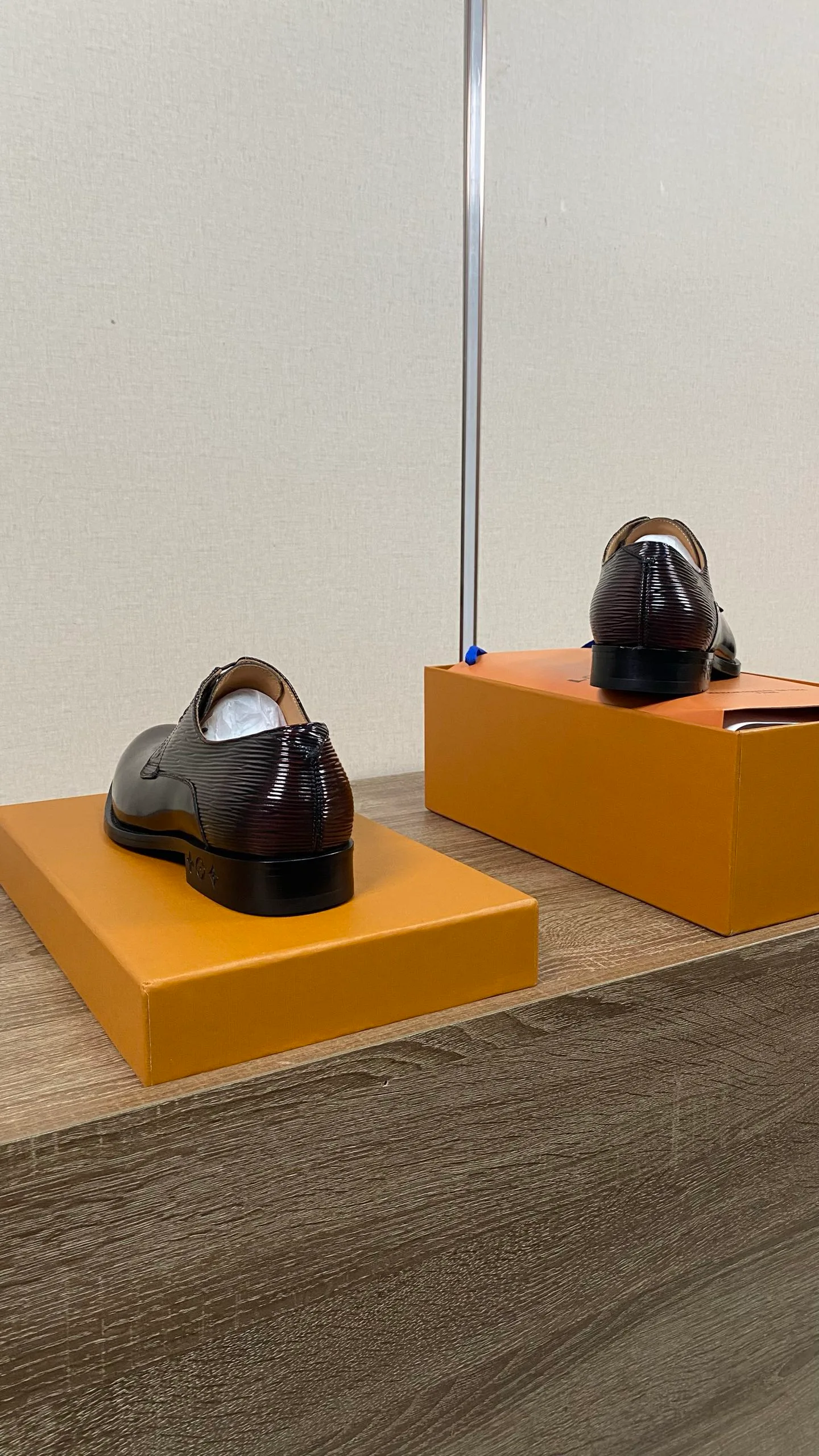 Men's Loafers And Dress Shoes LOUIS VUITTON 18078682