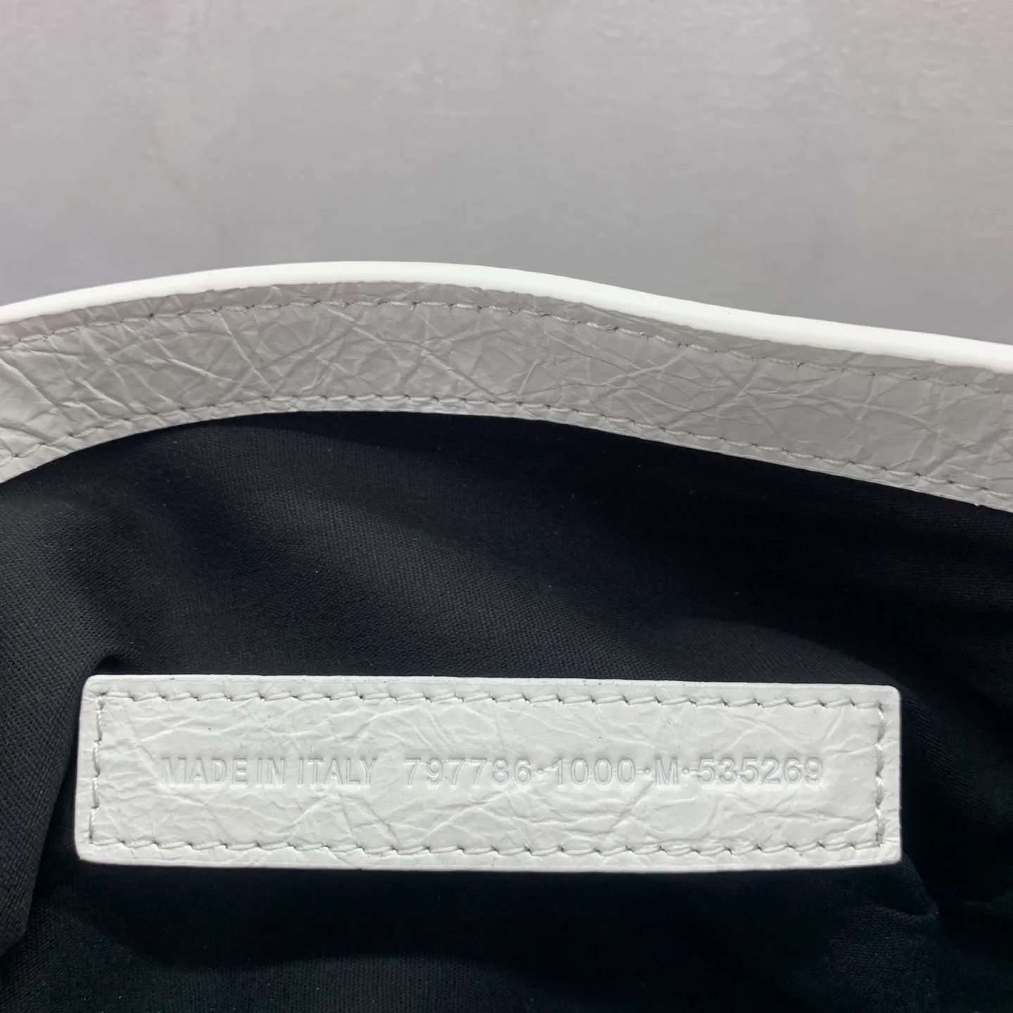 Классические Сумки Женские Balenciaga 18608476
