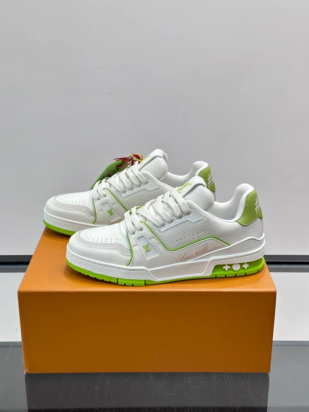 Men's Sneakers LOUIS VUITTON 17811168