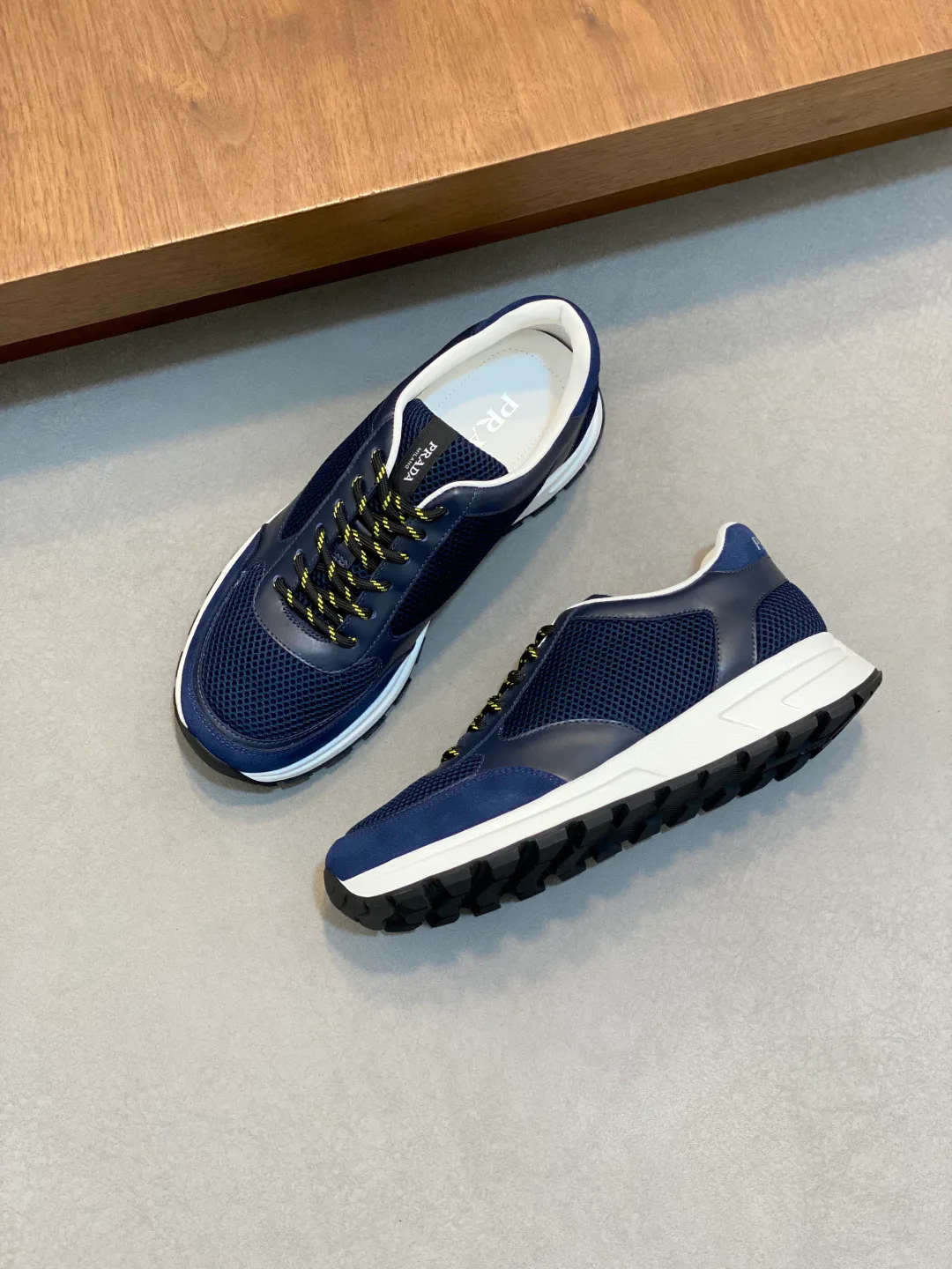 Men's Sneakers PRADA 18079031