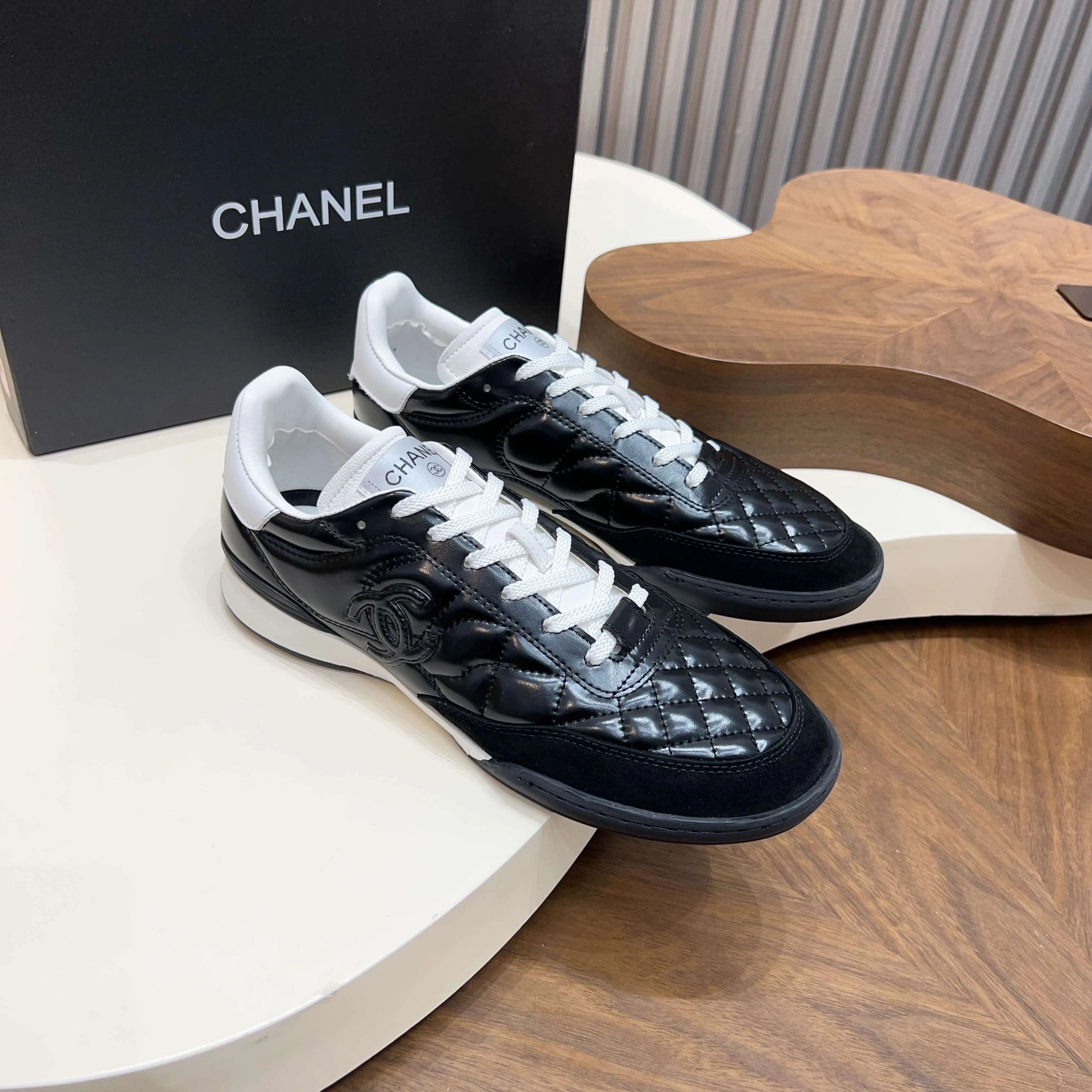 Women's Sneakers CHANEL 17918722
