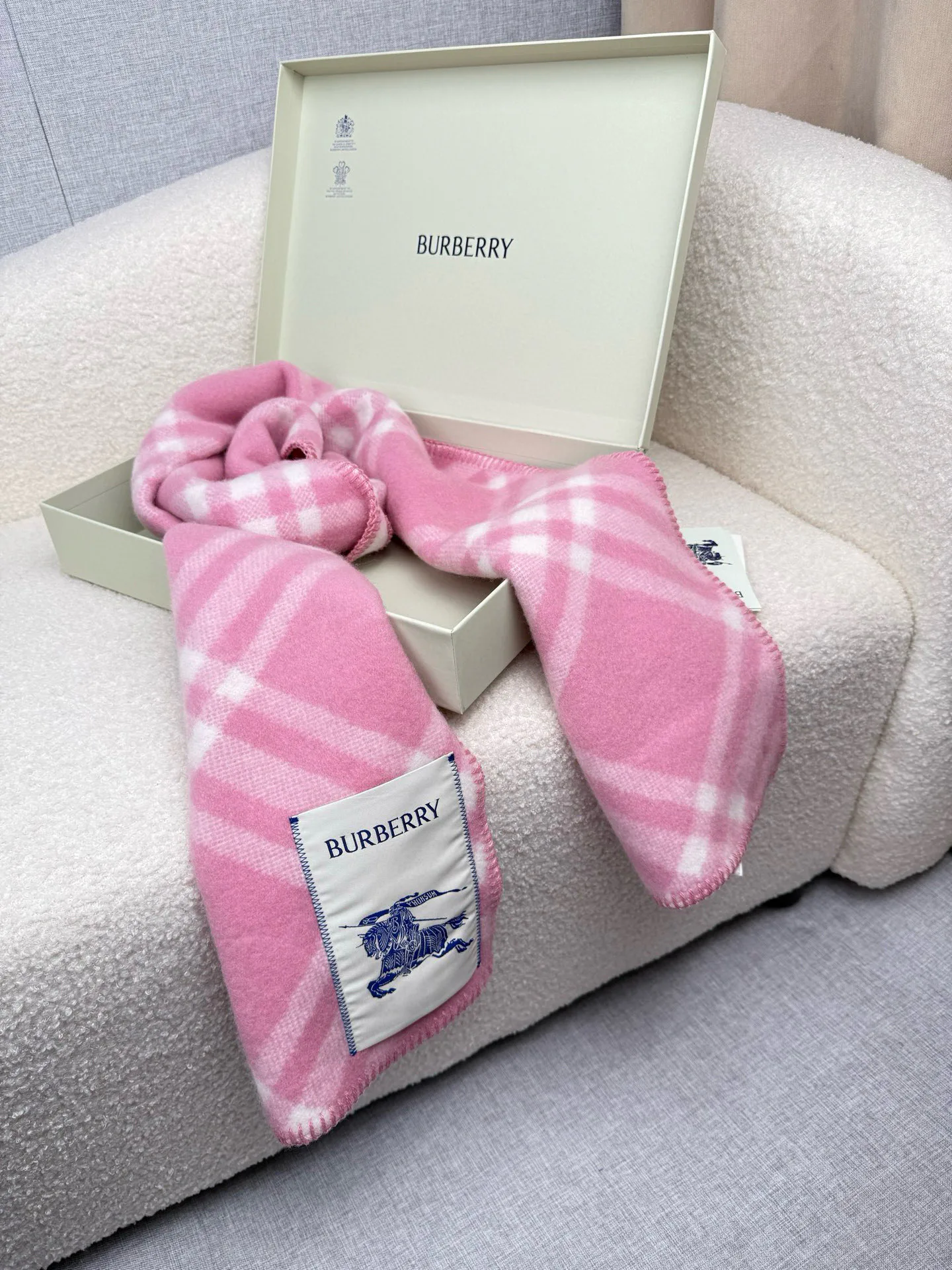 Scarves BURBERRY 17948824