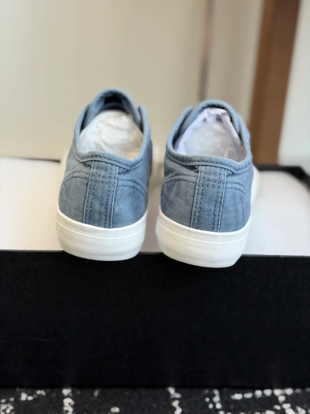 Women's Sneakers CHANEL 17425357
