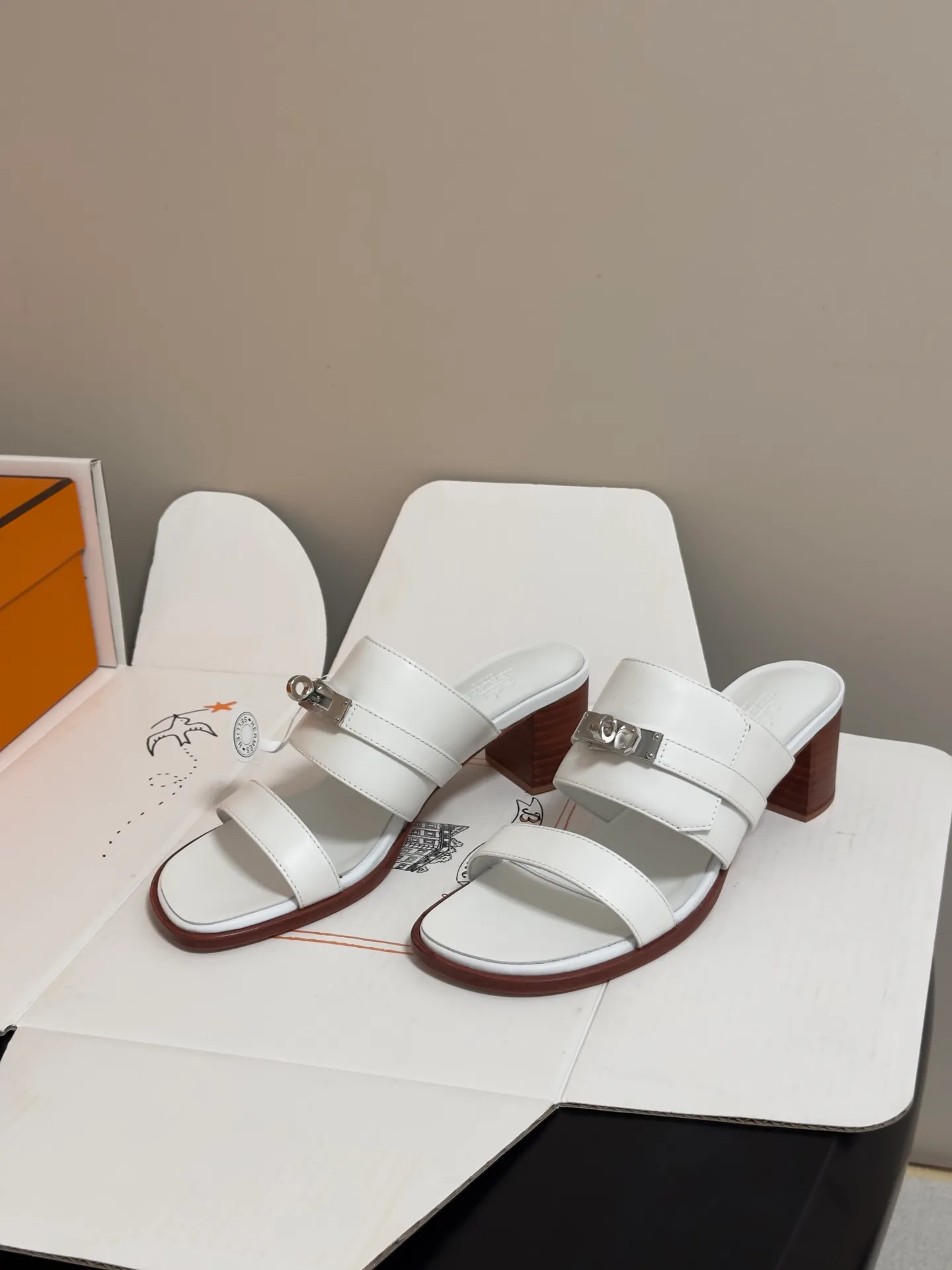 Women's Open-Toe Sandals HERMES 17095162