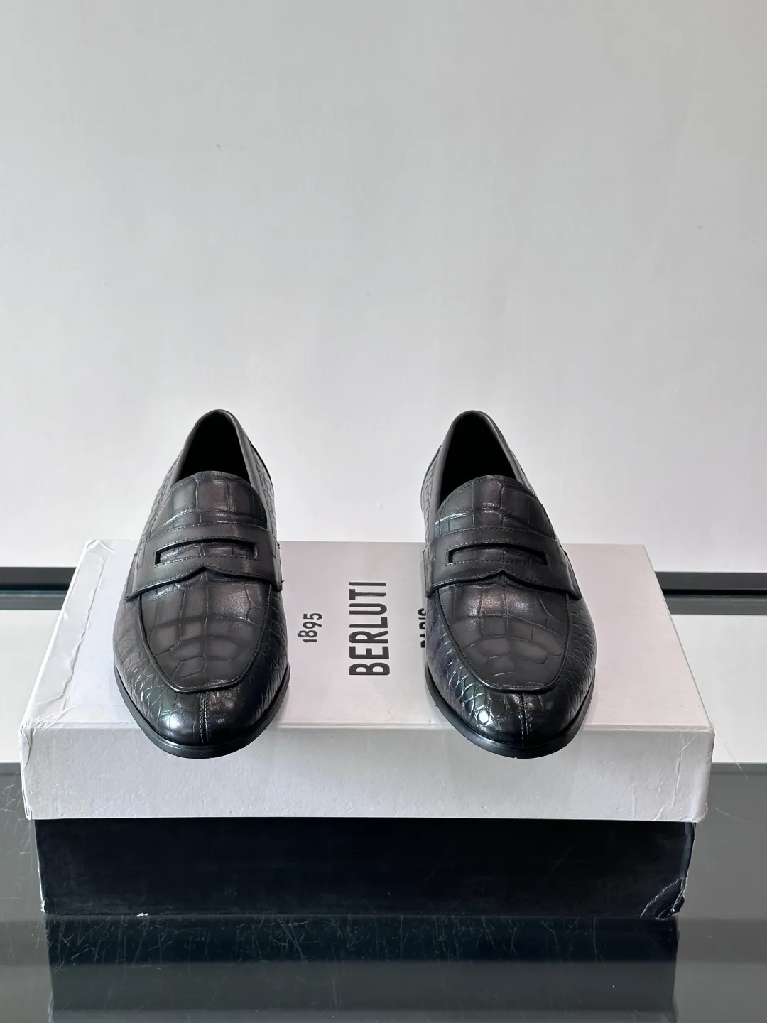 Men's Loafers And Dress Shoes BERLUTI 17858947