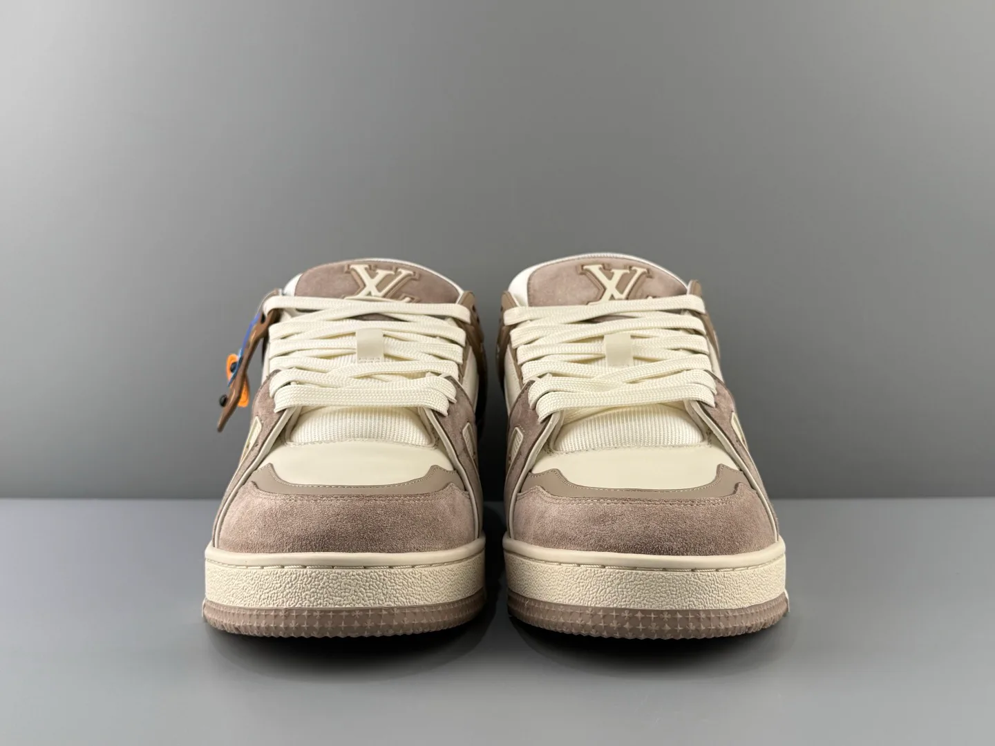Women's Sneakers LOUIS VUITTON 17918699