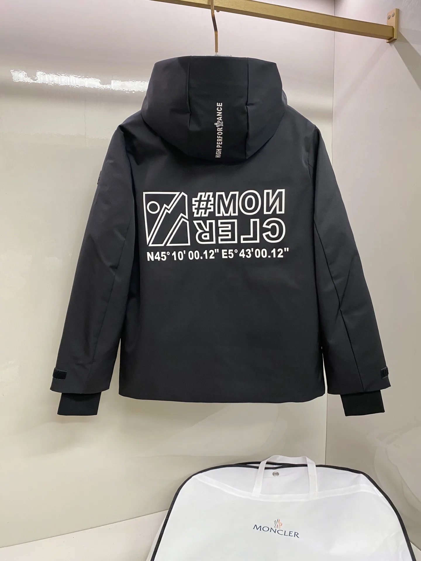 Men's Jackets And Down Jackets MONCLER 18029199