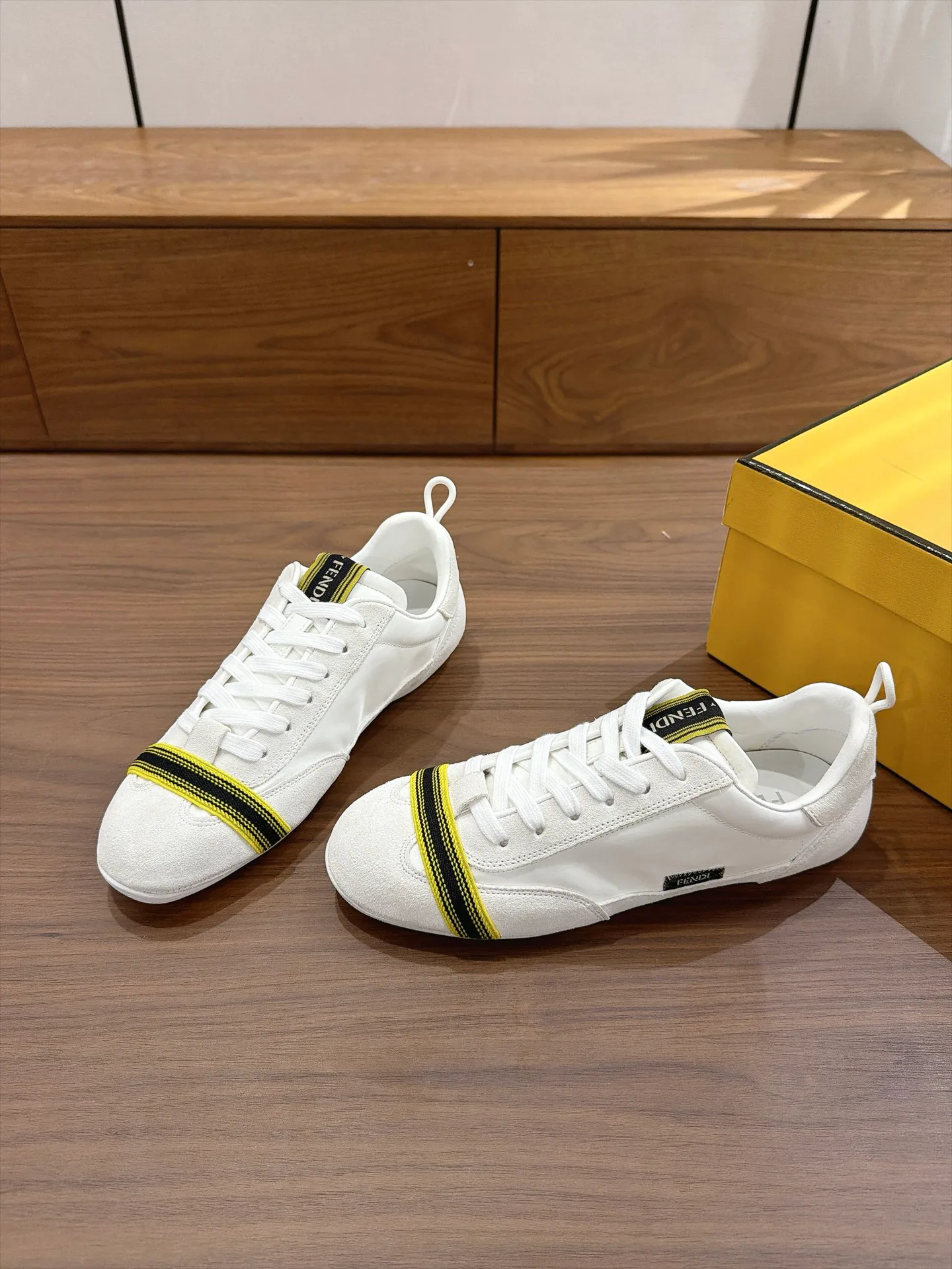 Women's Sneakers FENDI 18373648