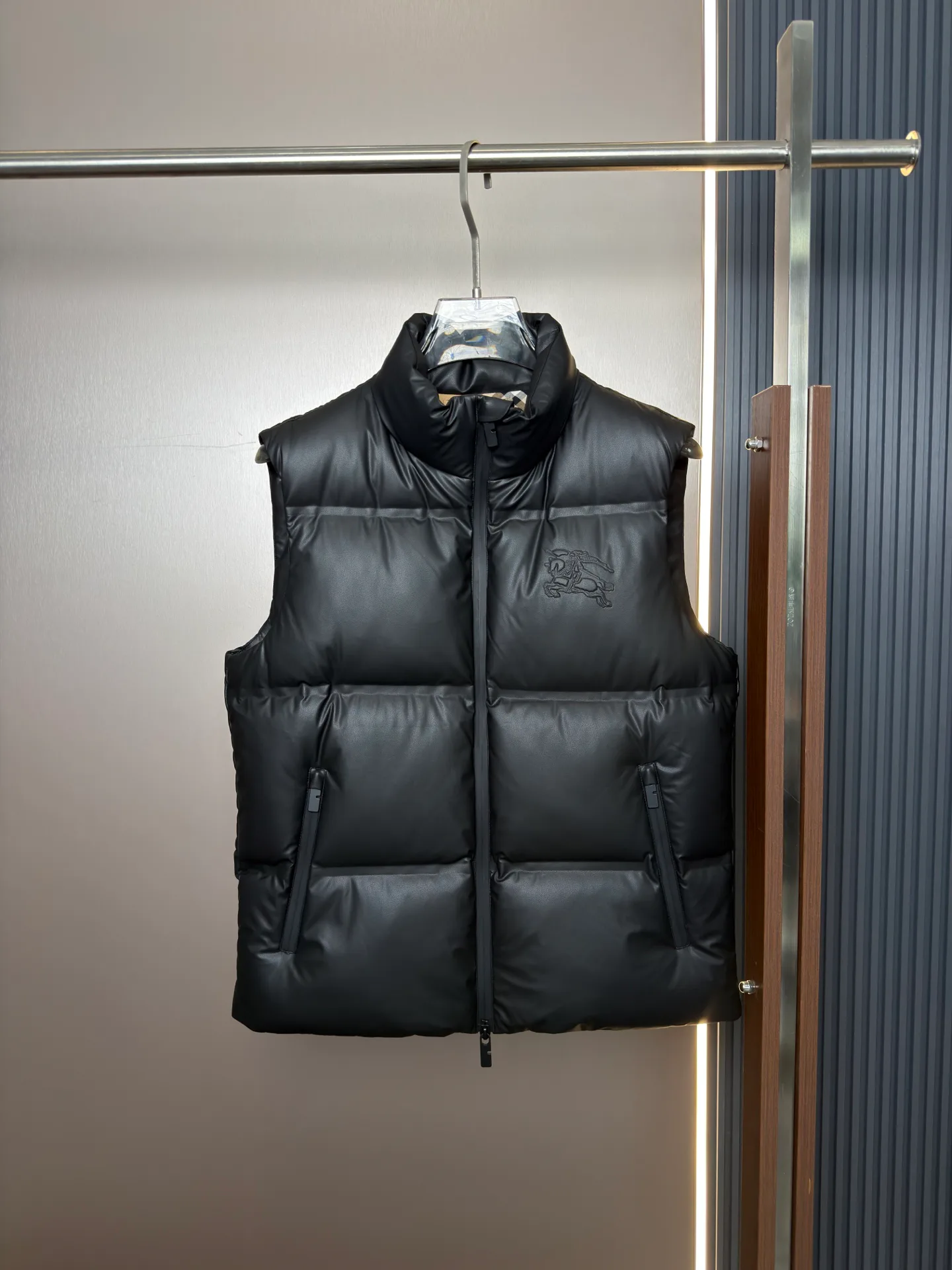 Women's Vests BURBERRY 17915386