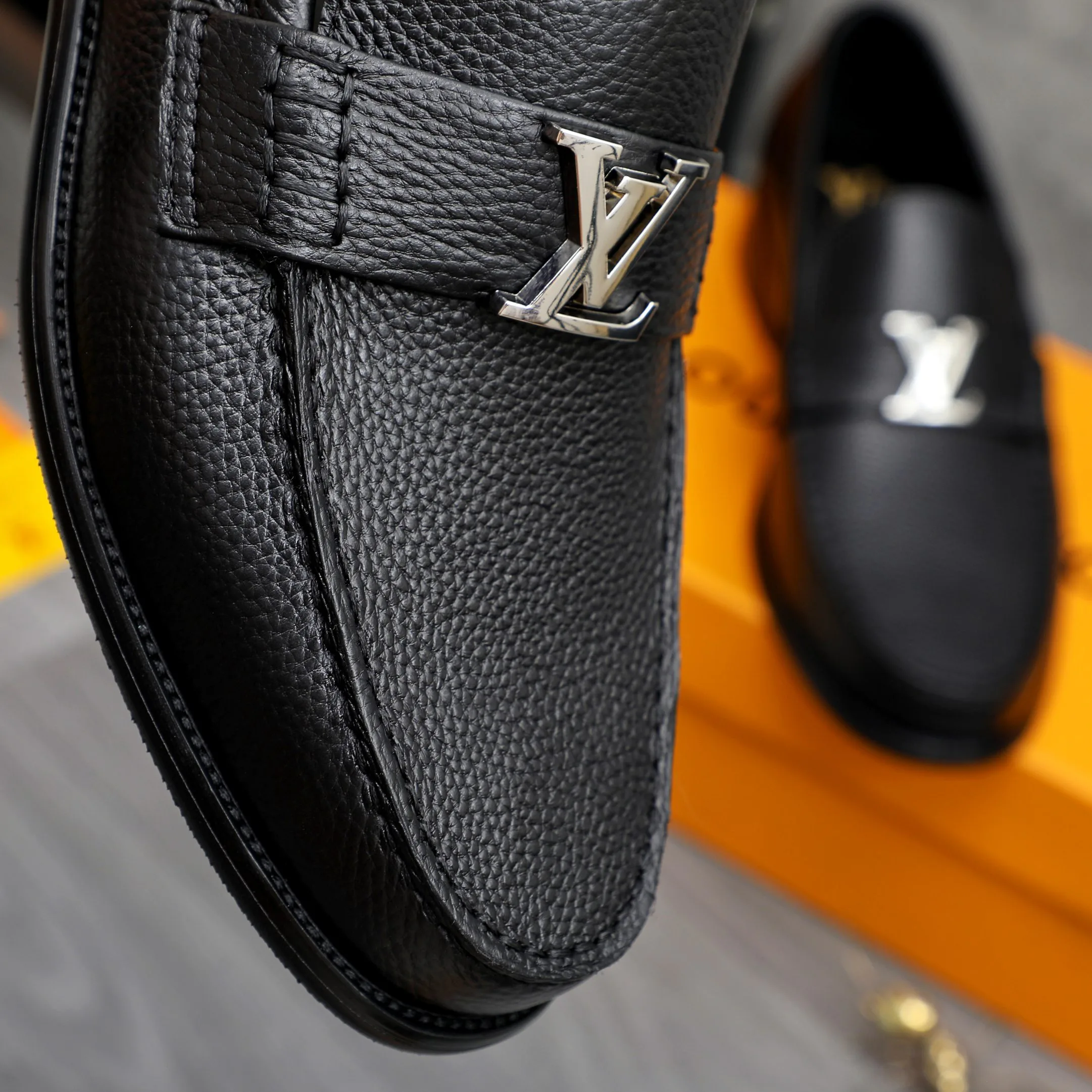 Men's Loafers And Dress Shoes LOUIS VUITTON 17812317