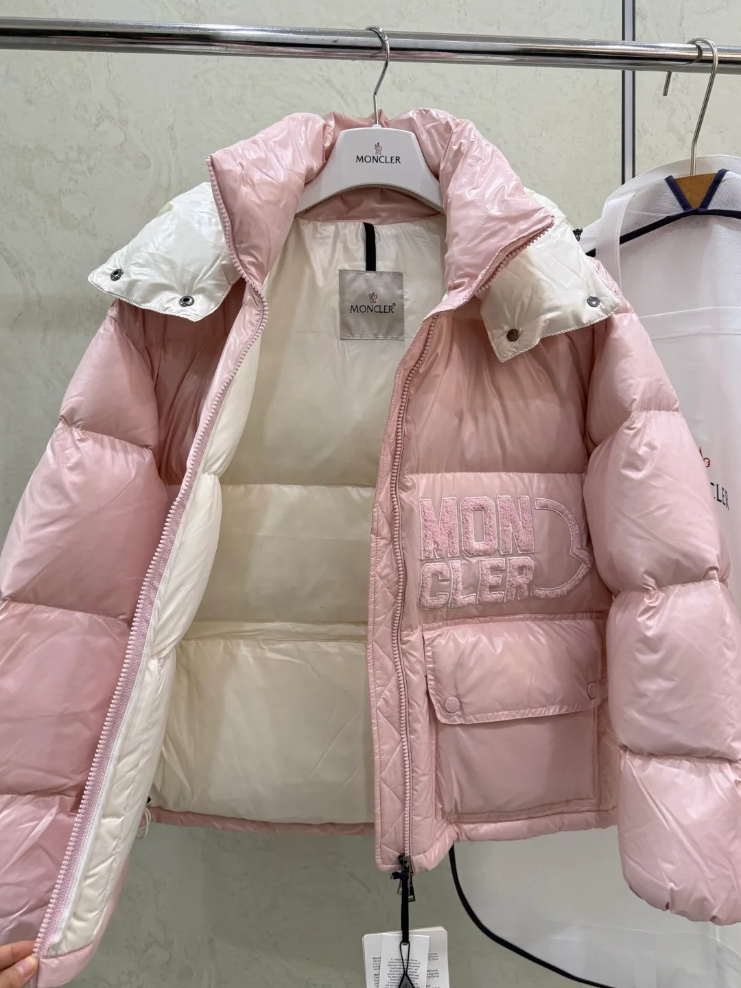 Куртки И Пуховики Мужские Moncler 18683792