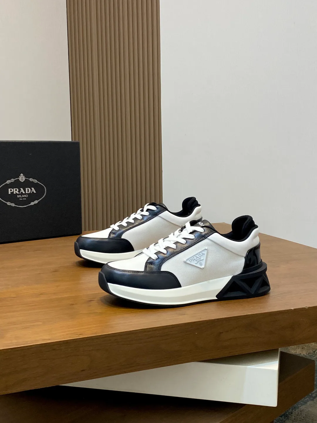 Men's Sneakers PRADA 18116626