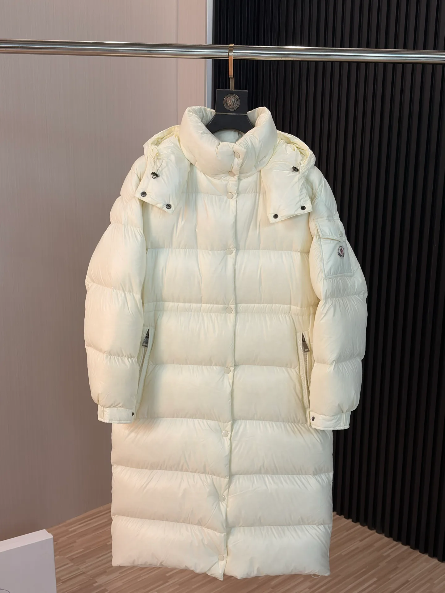 Women's Jackets And Down Jackets MONCLER 18491621