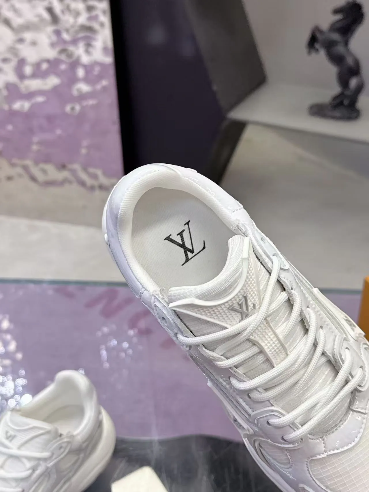 Women's Sneakers LOUIS VUITTON 17530423