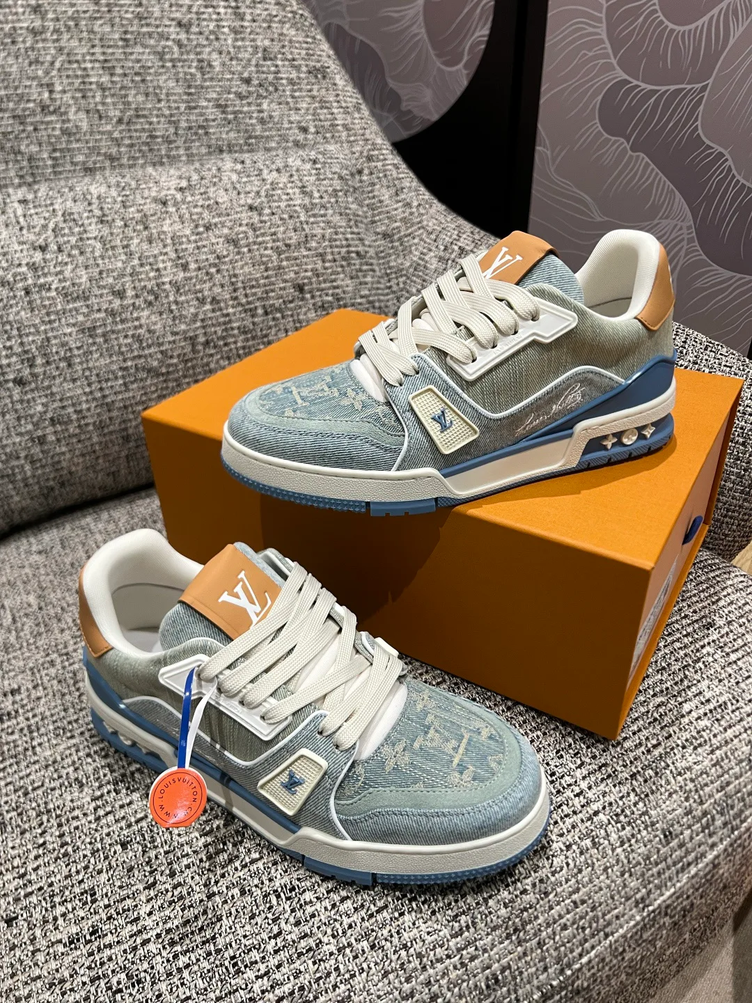 Women's Sneakers LOUIS VUITTON 18080170