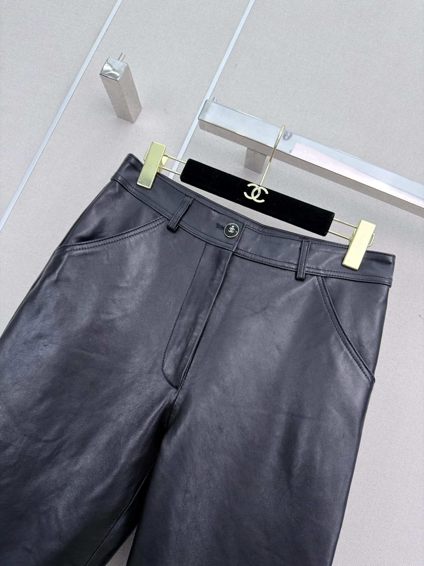 Women's Trousers CHANEL 18023484