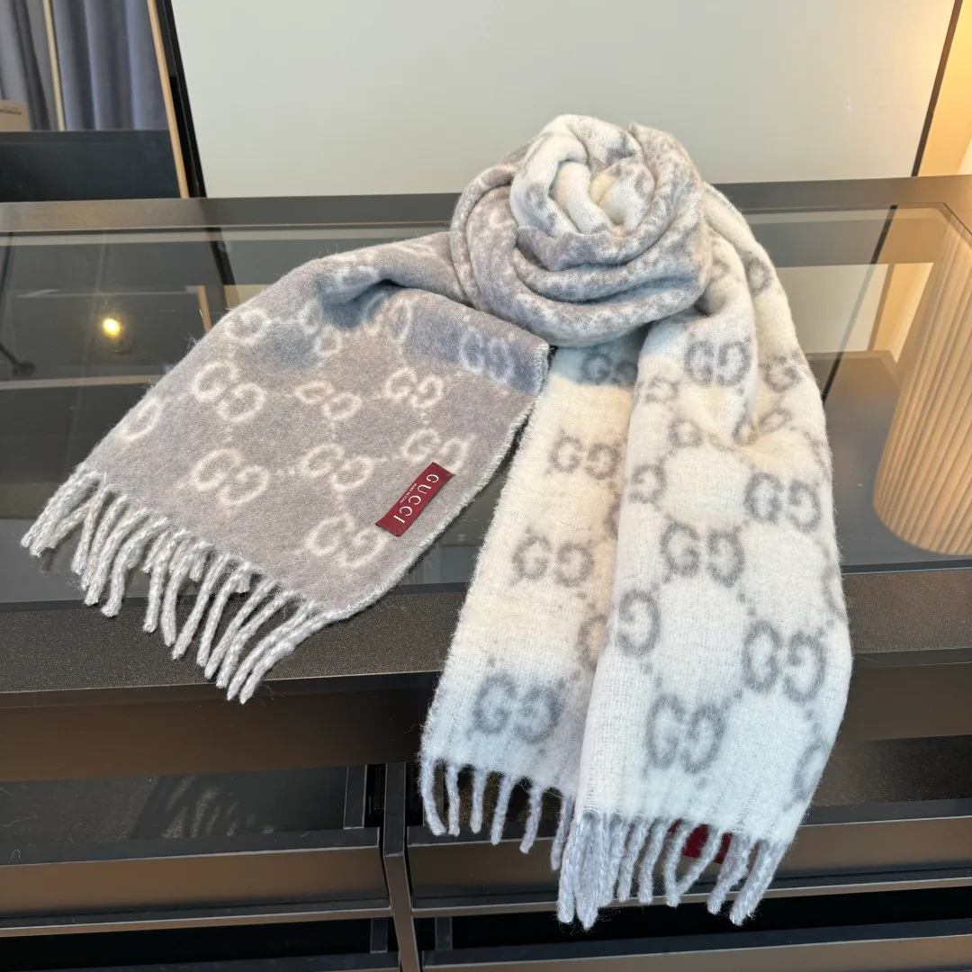 Scarves GUCCI 17906917