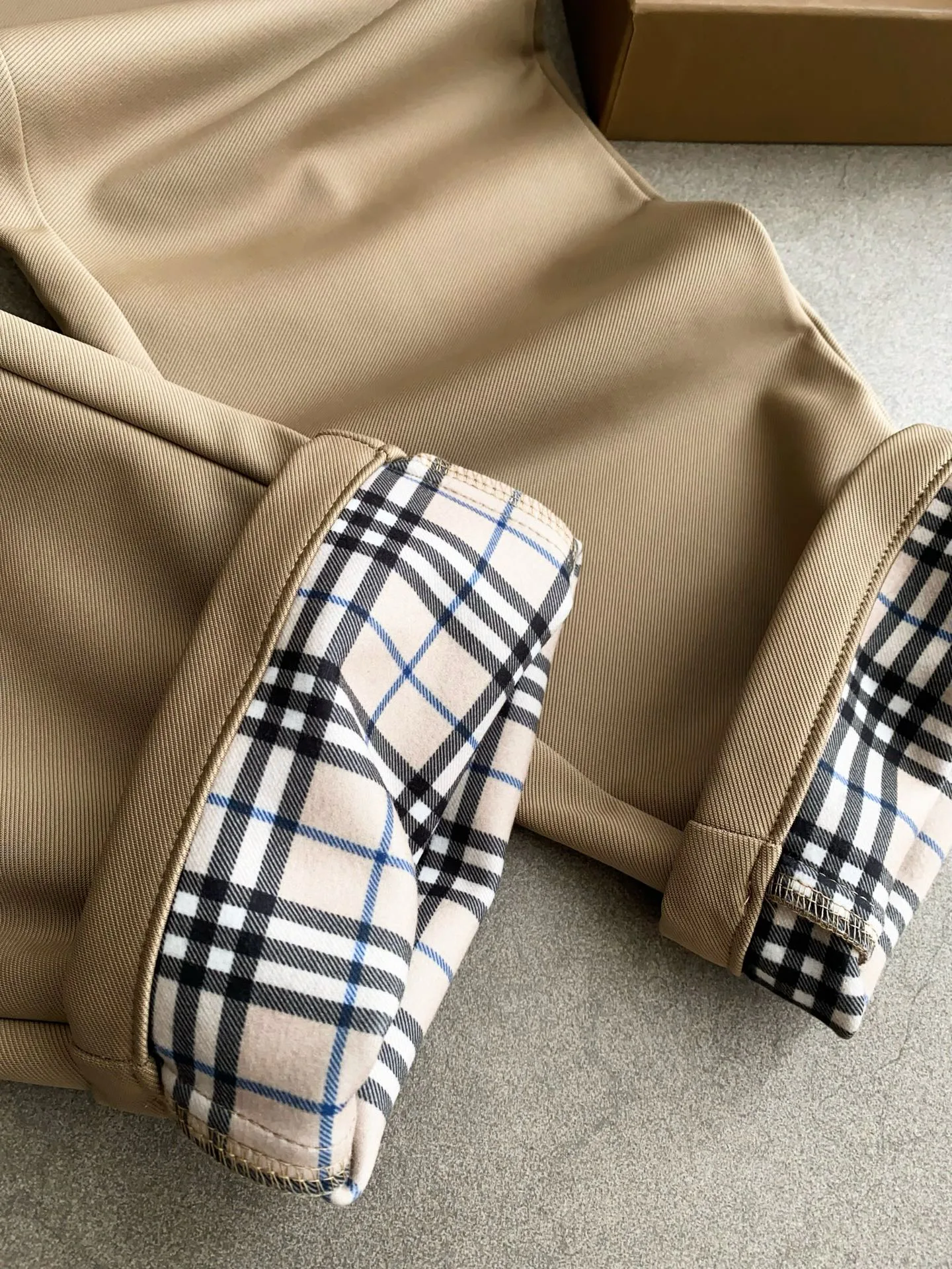 Men's Trousers BURBERRY 17973671