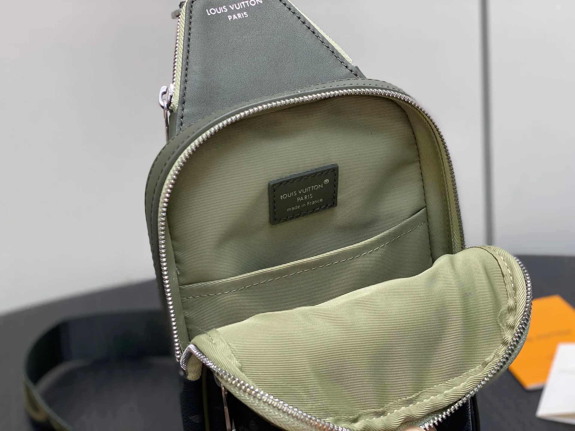 Women's Shoulder Bags LOUIS VUITTON 17548262