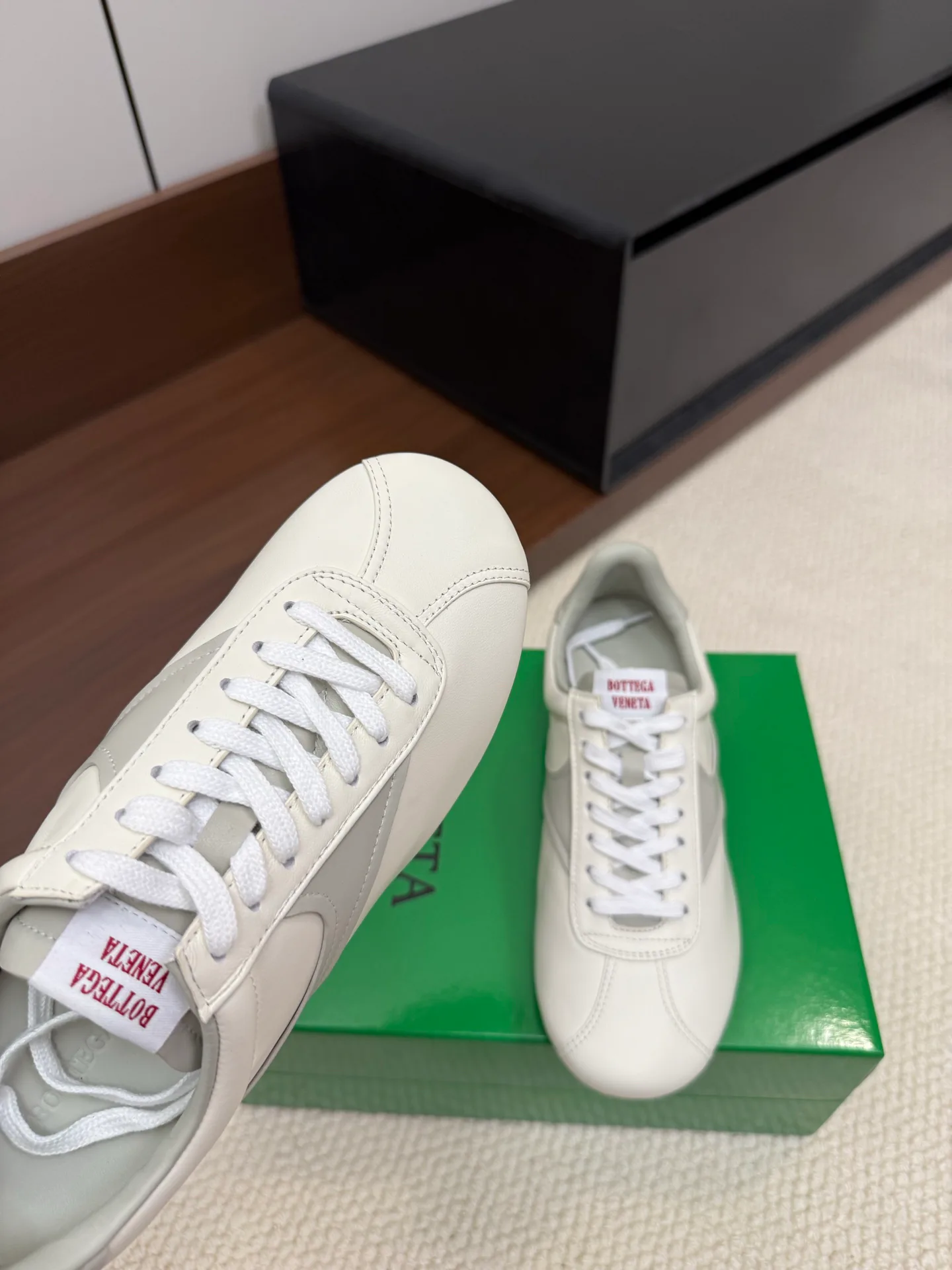 Women's Sneakers BOTTEGA VENETA 18042086