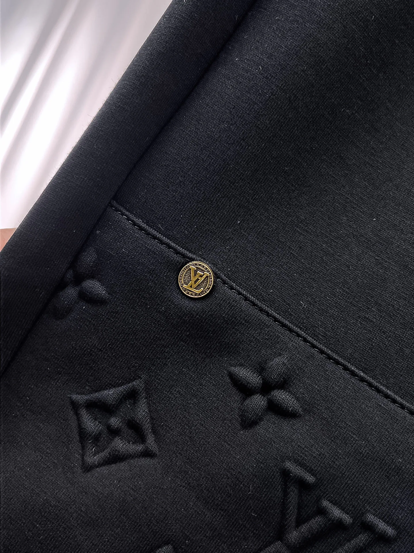 Men's Trousers LOUIS VUITTON 18197327