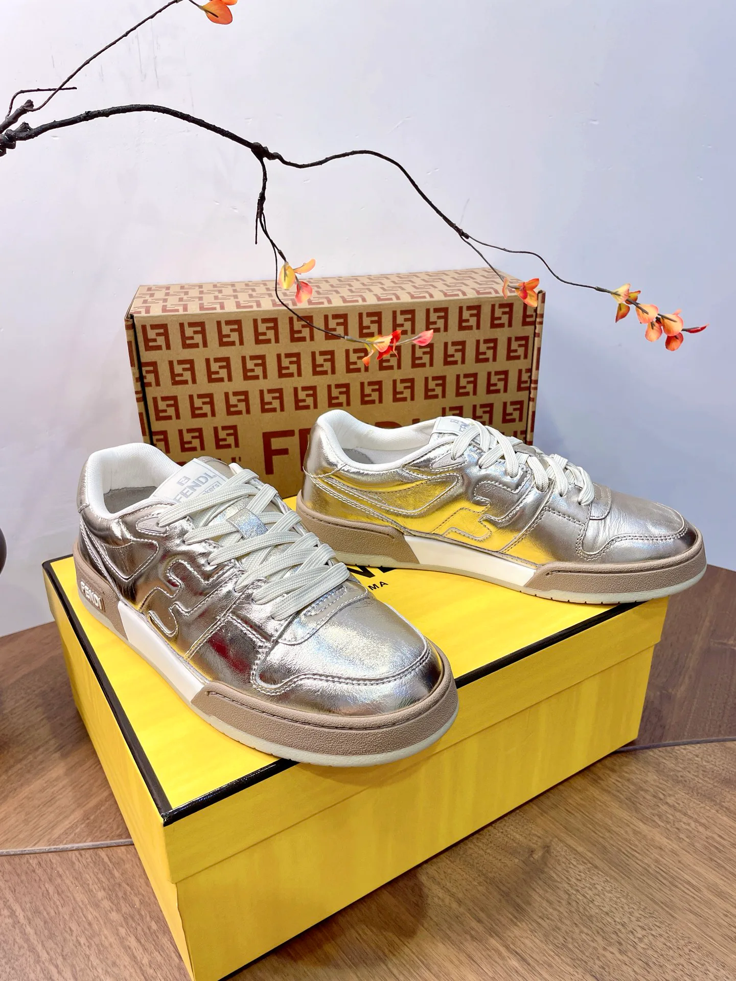 Women's Sneakers FENDI 17957327