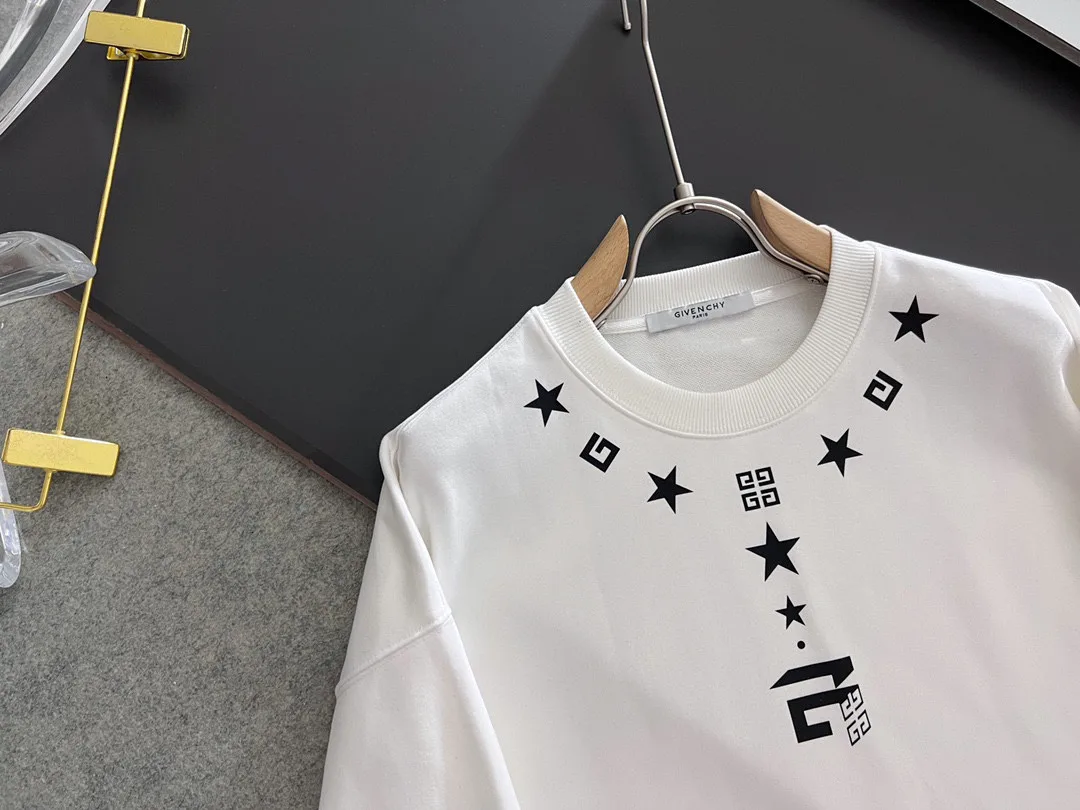 Men's Sweatshirts And Hoodies GIVENCHY 18289549