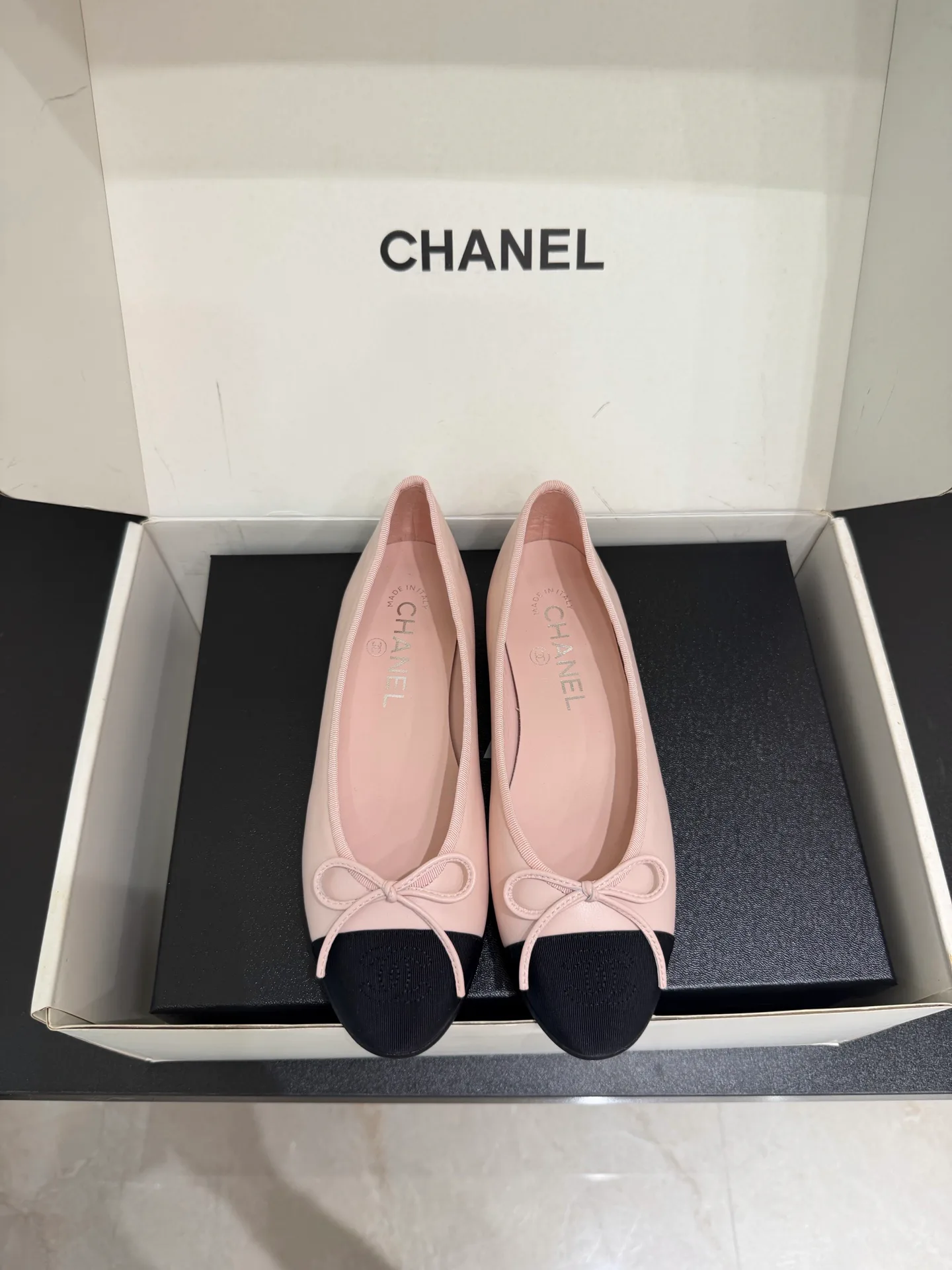 Women's Ballet Flats CHANEL 18080137