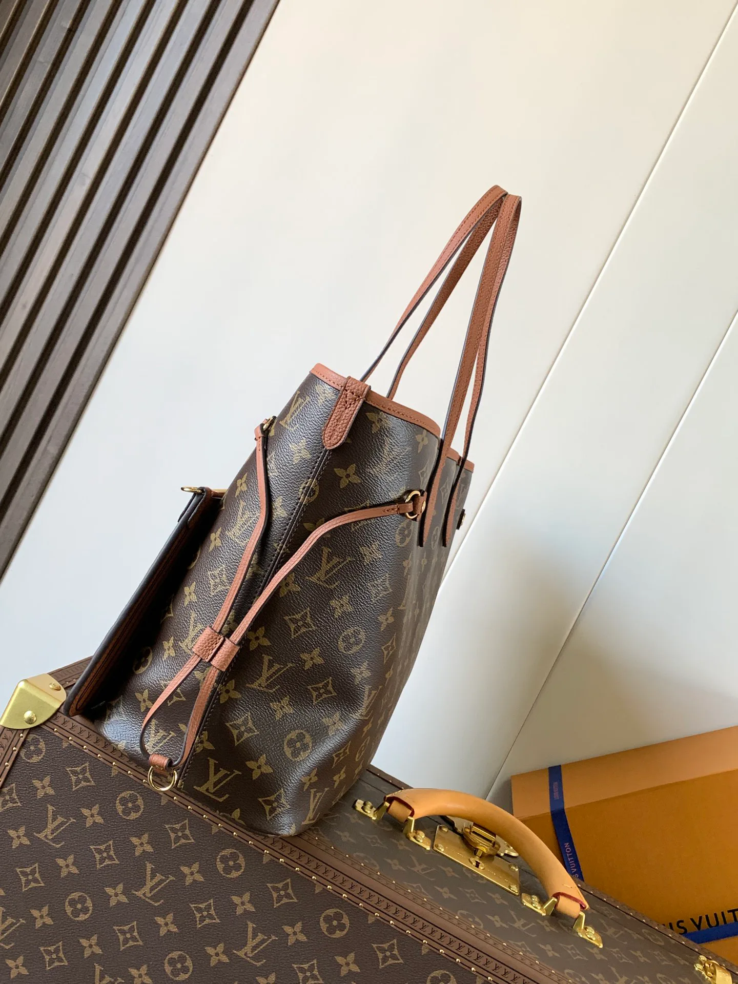 Women's Classic Handbags LOUIS VUITTON 18153070